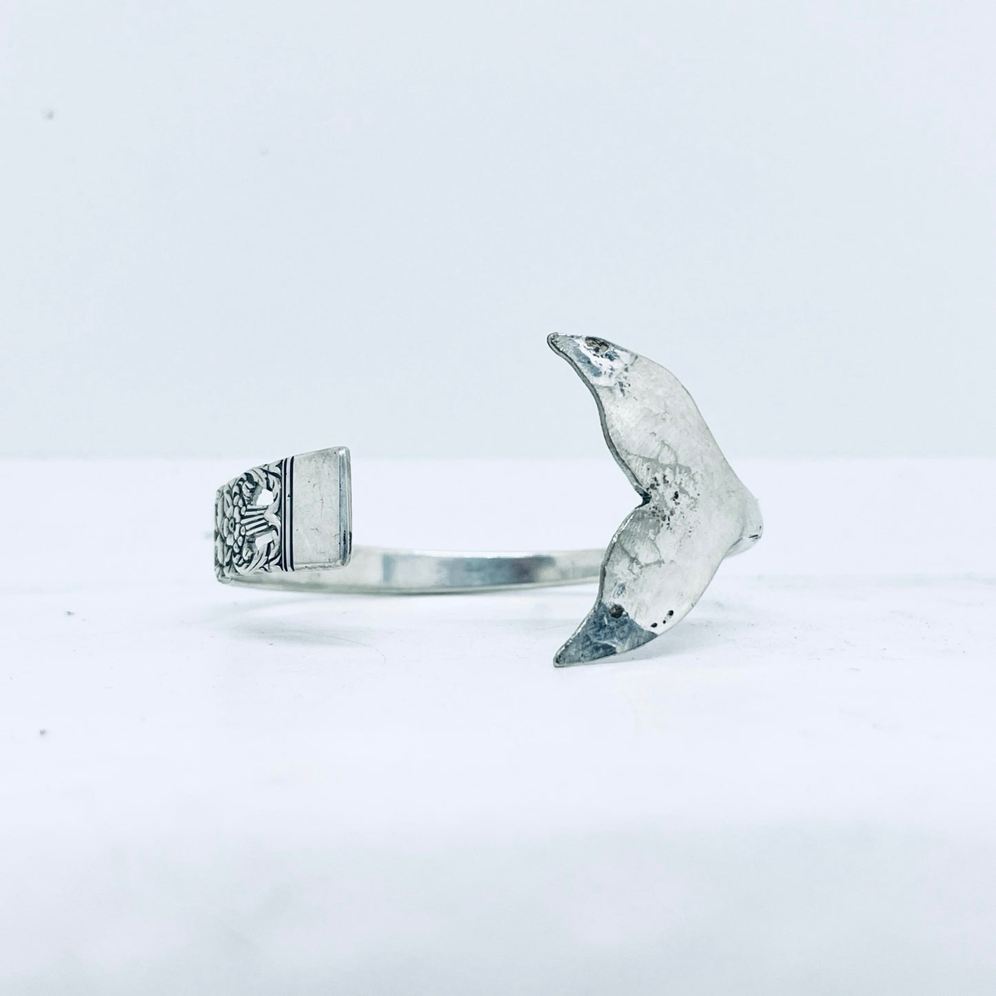 Bracciale Artigianale Mod. CODA MARTELLATA Realizzato con Antica posata in Argento (Prima Metà del ’900)