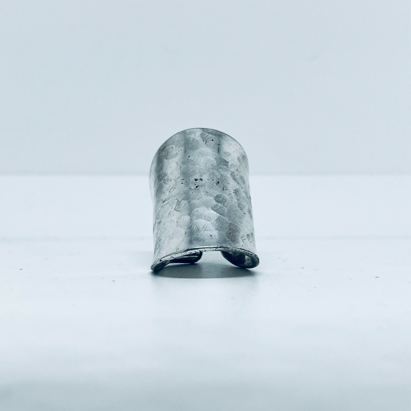 Anello Artigianale FASCIONA MARTELLATA Mod. CLASSICO Realizzato con Antica posata in Argento (Prima Metà del ’900)