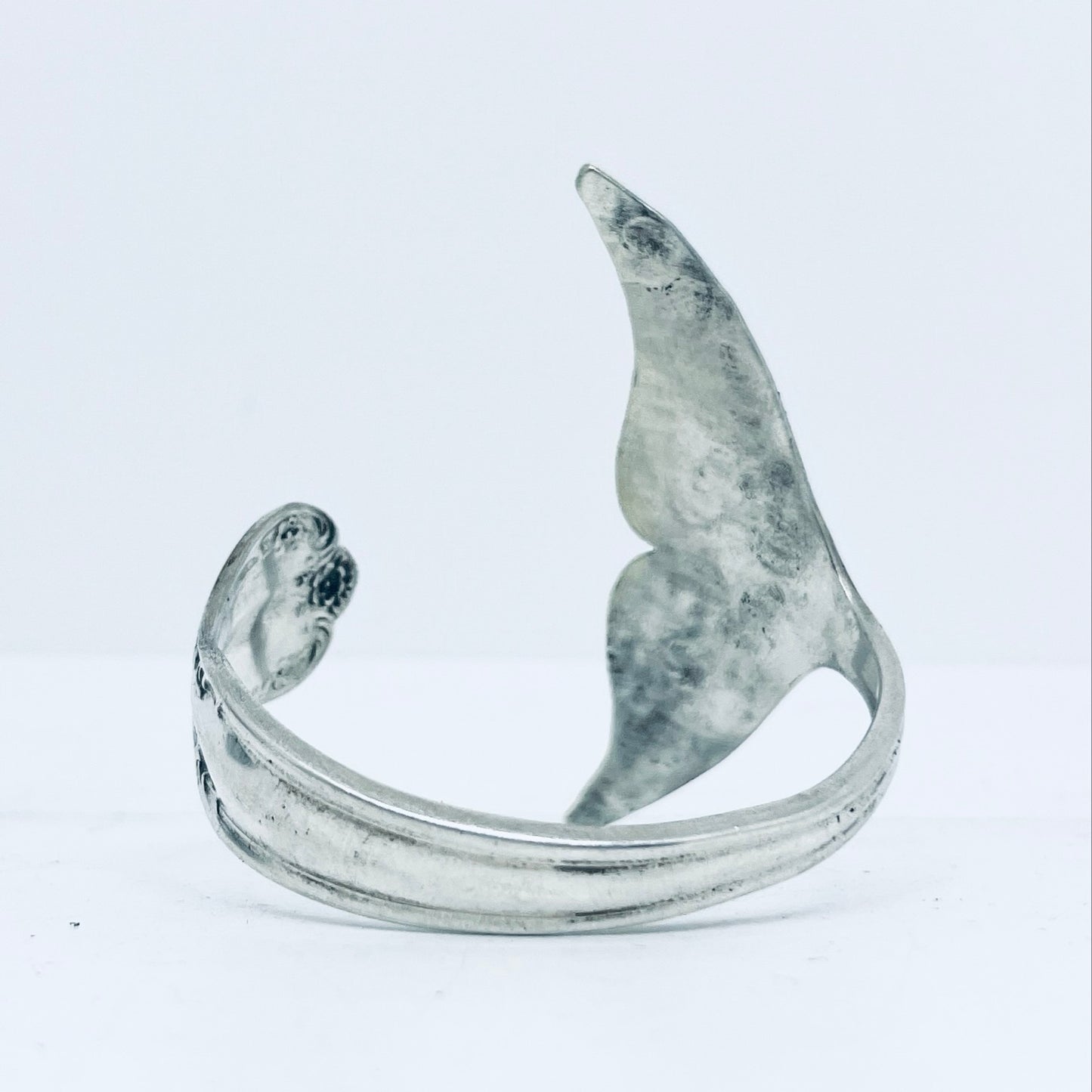 Bracciale Artigianale Mod. CODA MARTELLATA Realizzato con Antica posata in Argento (Prima Metà del ’900)