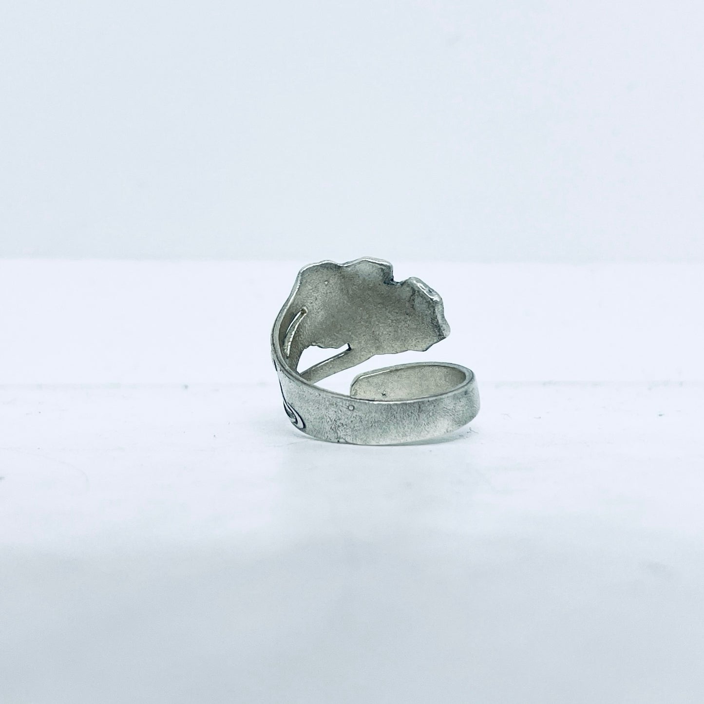 Anello Artigianale ACETOSELLA Mod. SPIRALE Realizzato con Antica posata in Argento (Prima Metà del ’900)