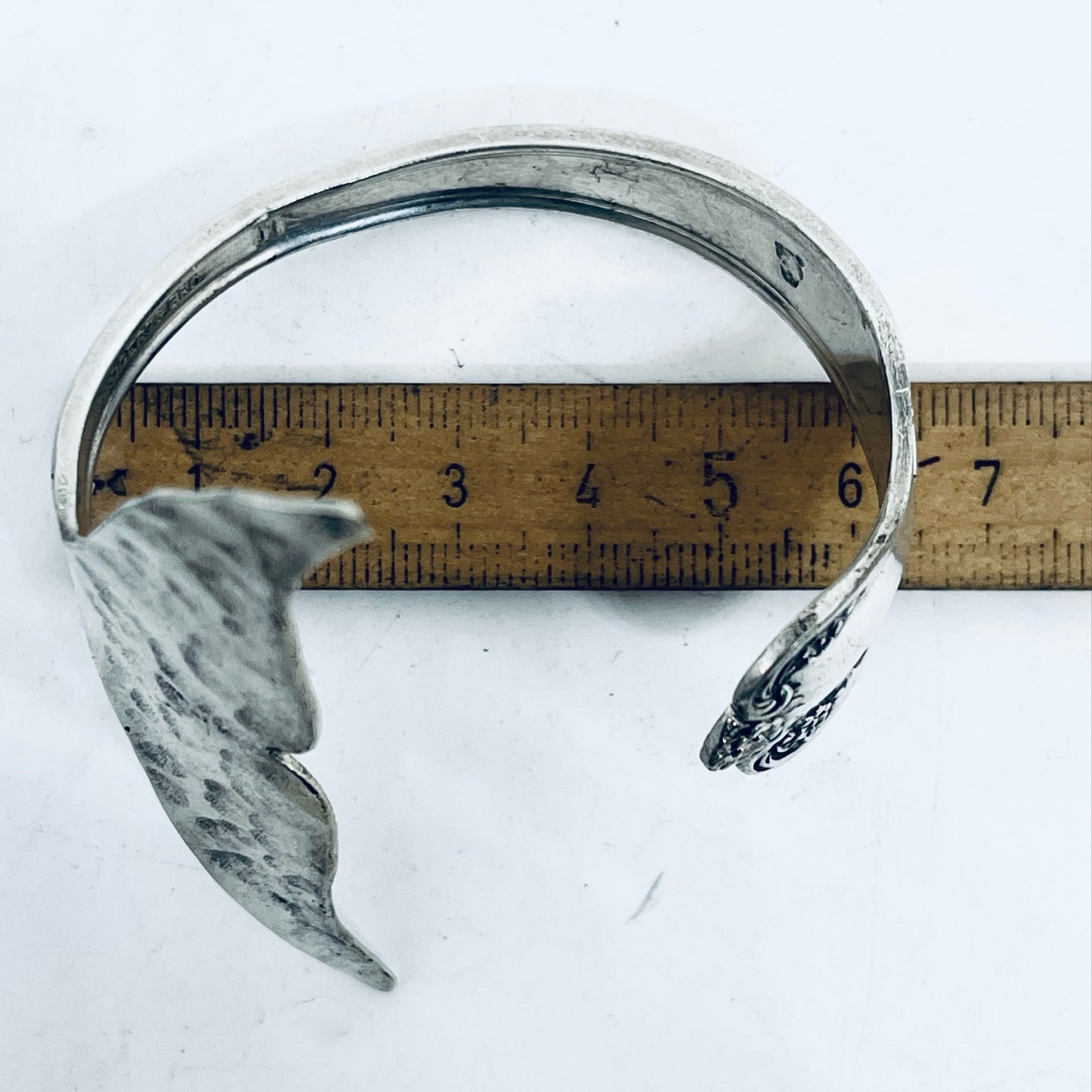 Bracciale Artigianale Mod. CODA MARTELLATA Realizzato con Antica posata in Argento (Prima Metà del ’900)