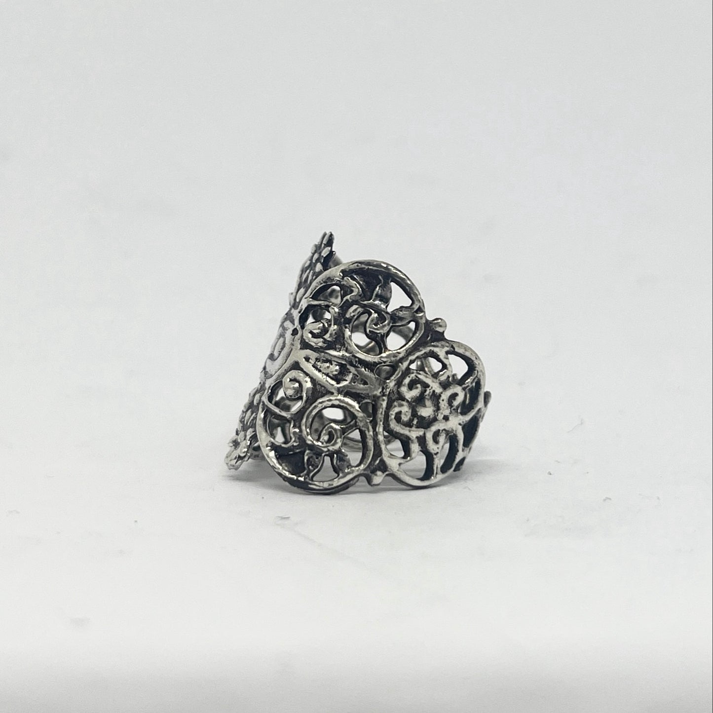 Anello Artigianale “BOCCHETTA SERRATURA FIORI” Realizzato con bocchetta serratura in Argento (Prima Metà del ’900)