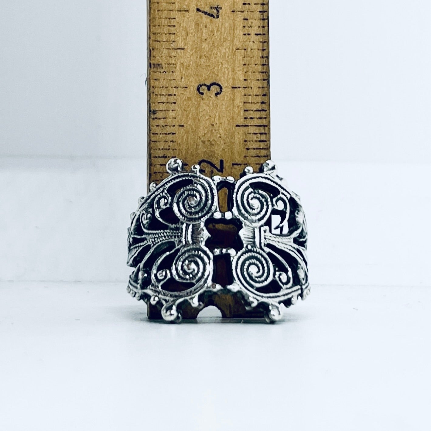 Anello Artigianale “BOCCHETTA SERRATURA 4 SPIRALI” Realizzato con bocchetta serratura in Argento (Prima Metà del ’900)