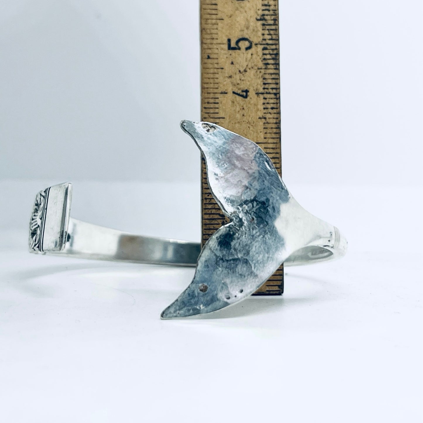 Bracciale Artigianale Mod. CODA MARTELLATA Realizzato con Antica posata in Argento (Prima Metà del ’900)