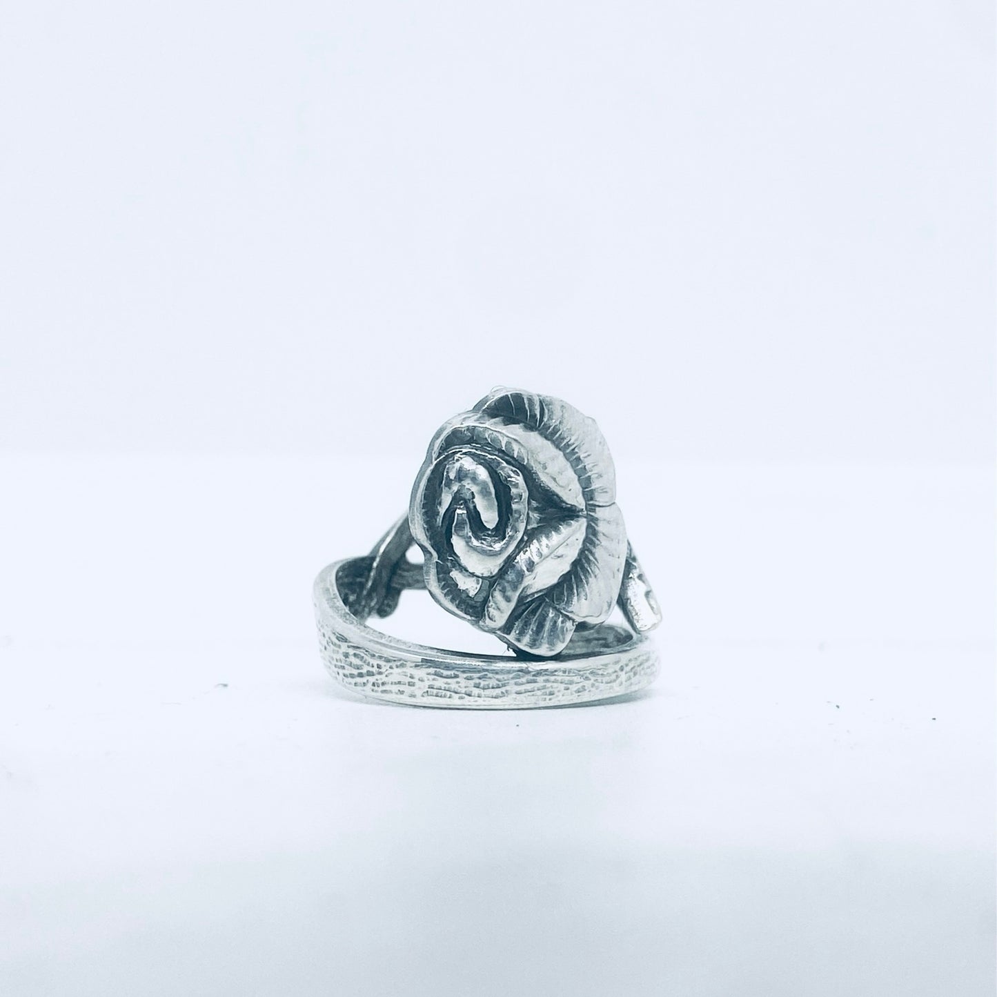 Anello Artigianale ROSA Mod. SPIRALE Realizzato con Antica posata in Argento (Prima Metà del ’900)