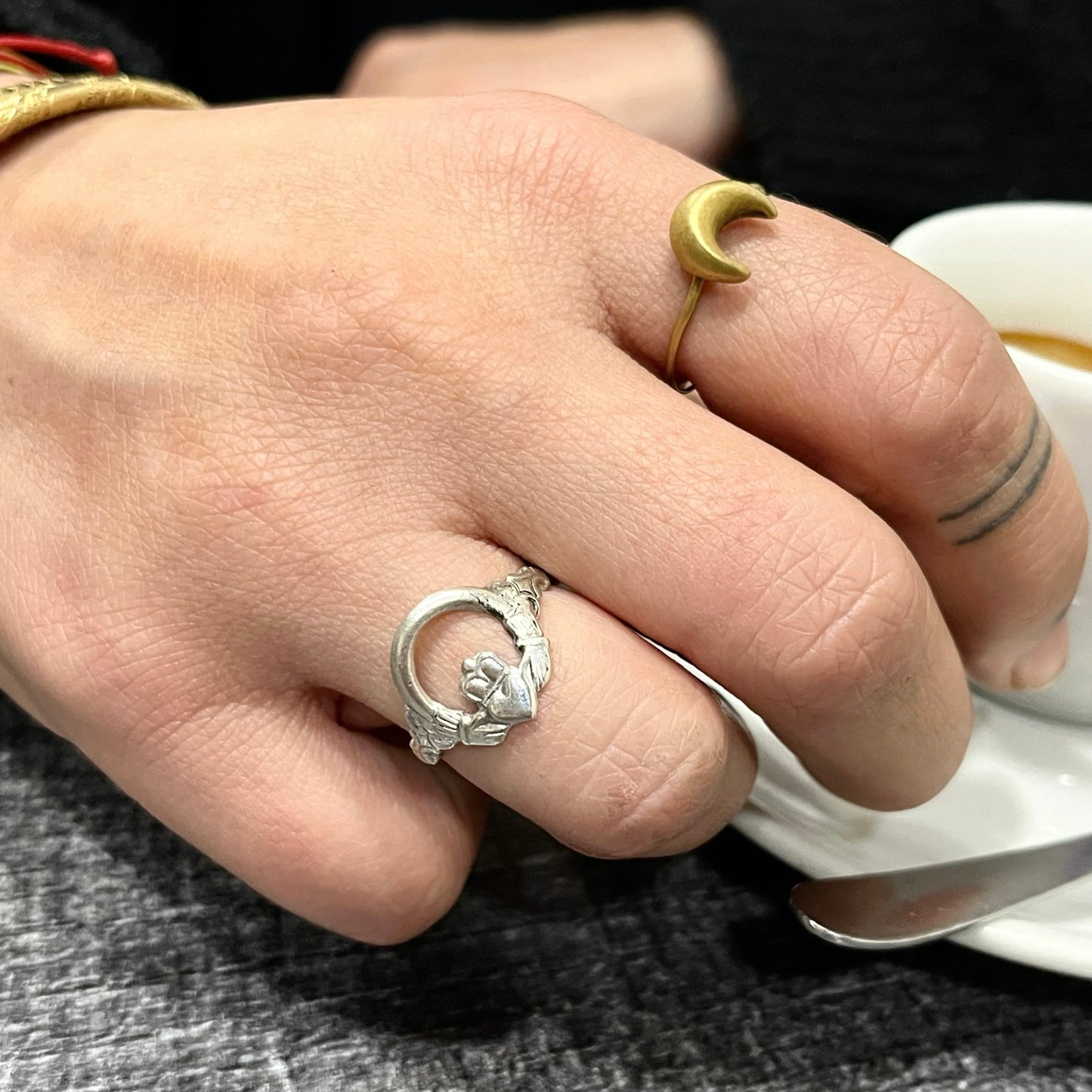 Anello Artigianale CLADDAGH Mod. SPILLA Realizzato con Antica spilla in Argento (Prima Metà del ’900)