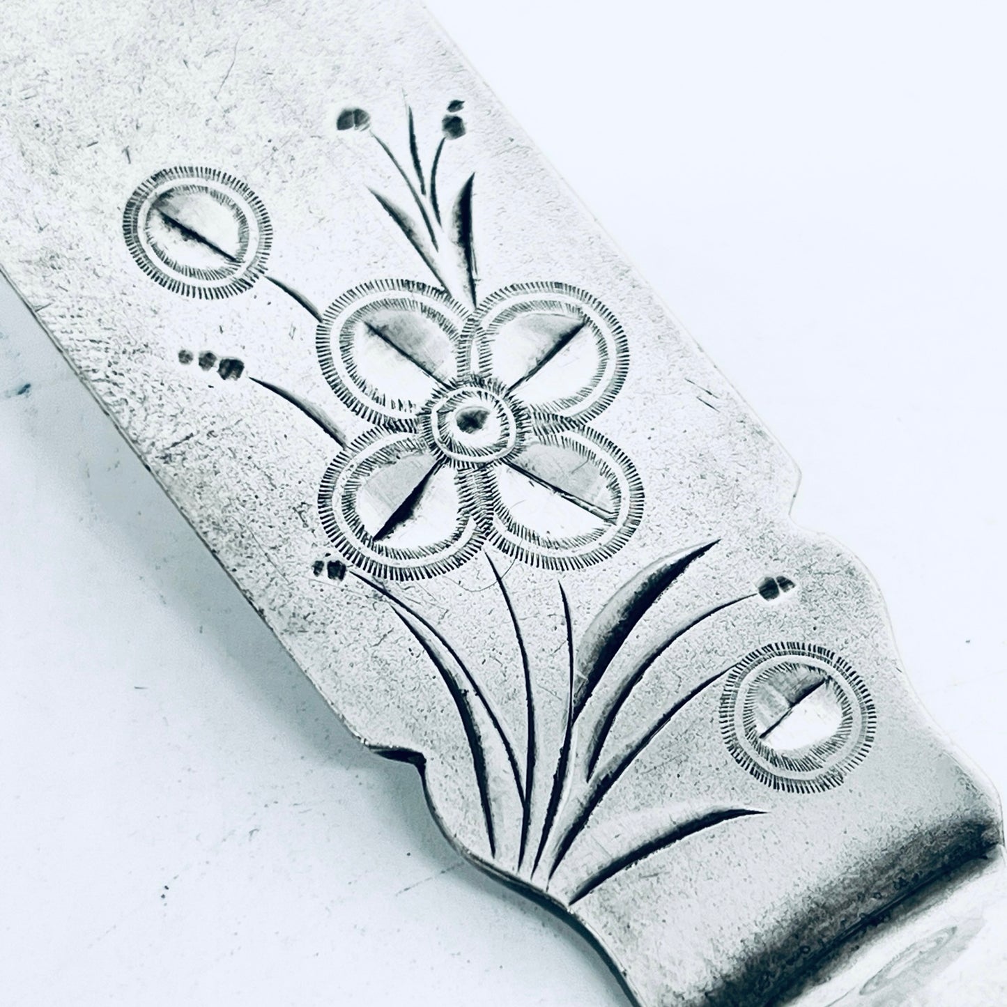 Bracciale Artigianale Mod. MASTER BUTTER KNIFE Realizzato con Antica posata in Argento (Prima Metà del ’900)