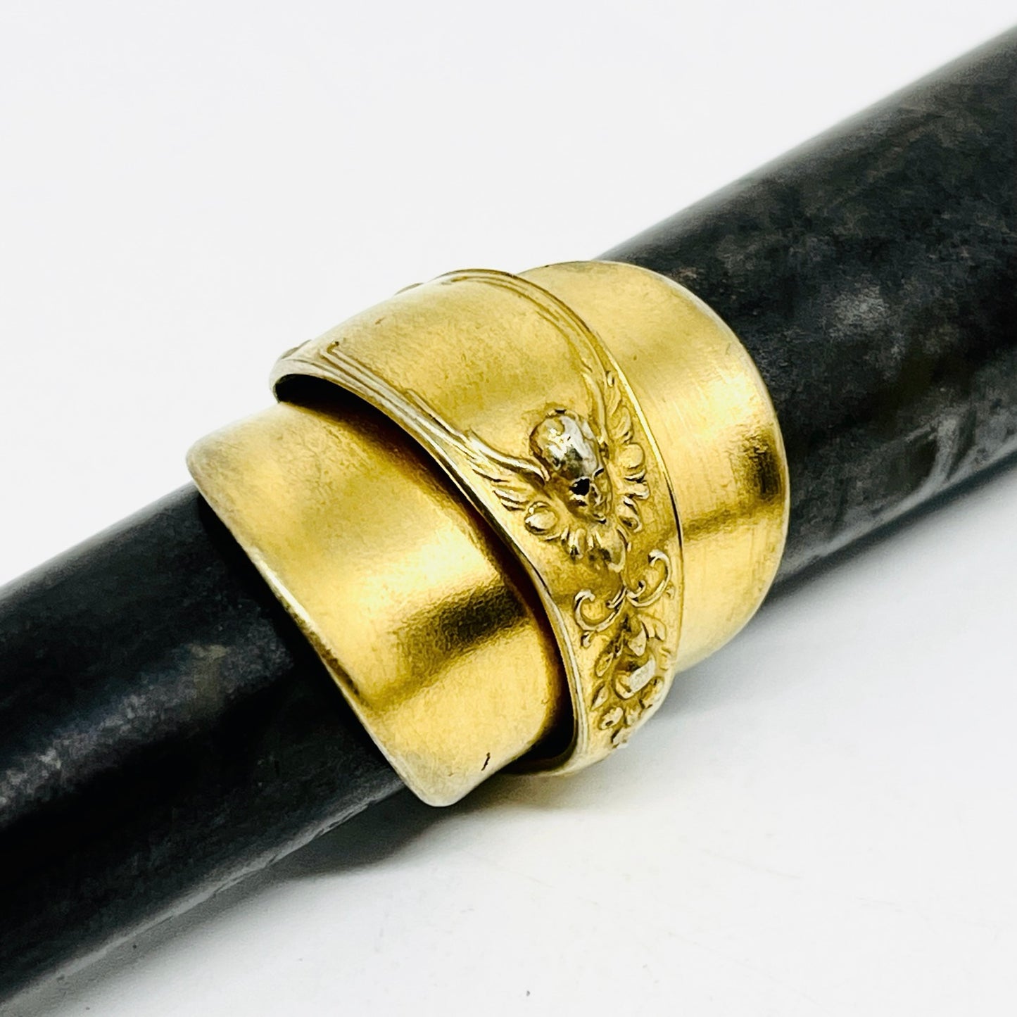 Anello Artigianale ANGELO Mod. INTERO Realizzato con intero Antico Cucchiaino in Argento (Prima Metà del ’900)
