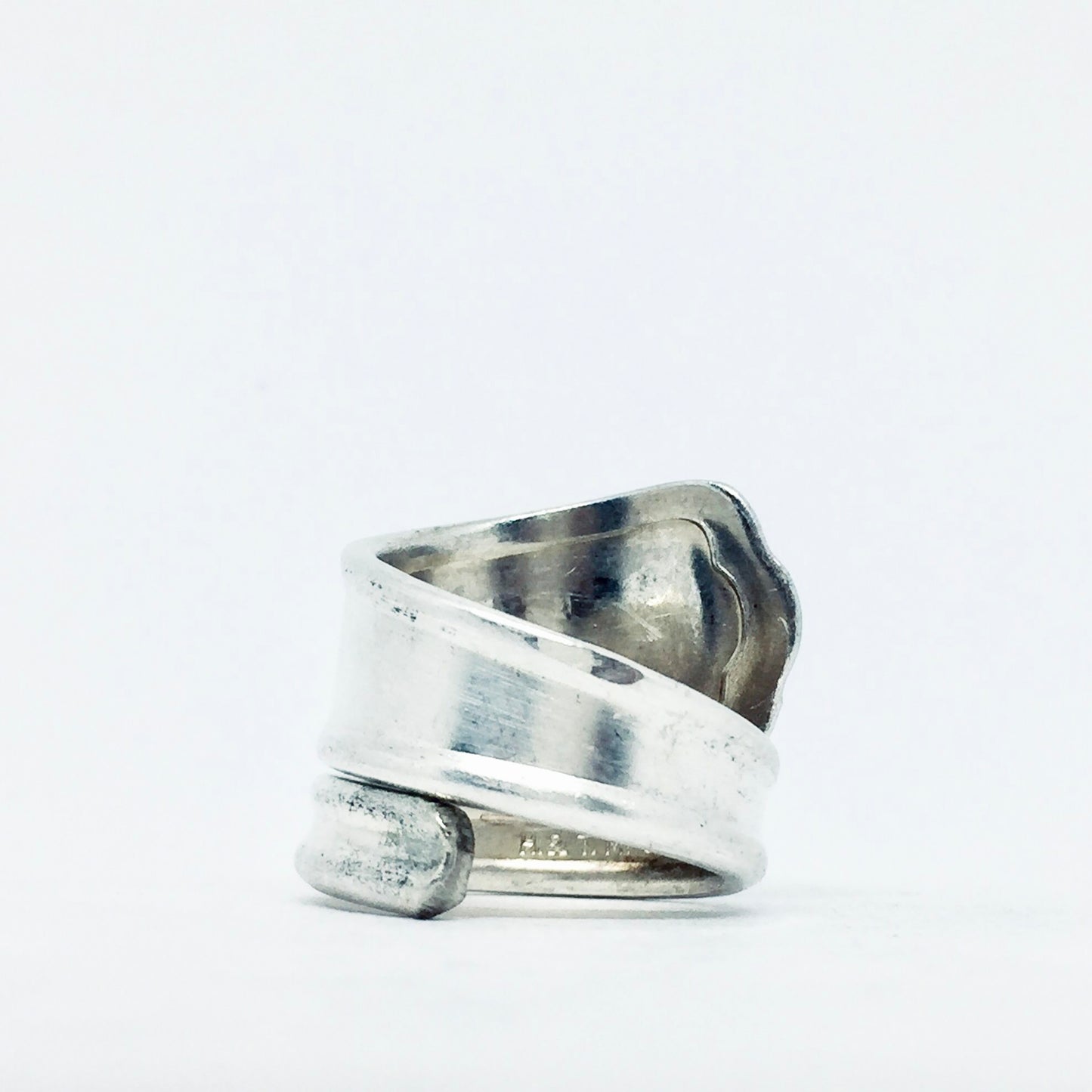 Anello Artigianale con Iniziale I