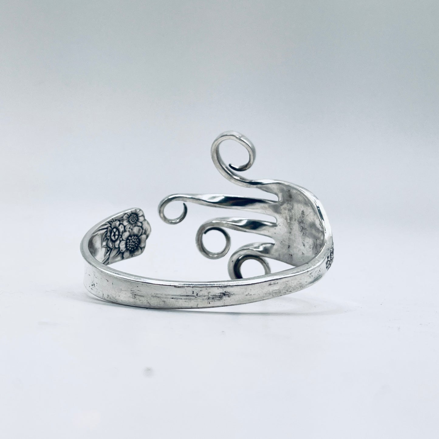 Bracciale Artigianale GIRASOLI Mod. FORCHETTA CUORE/CLASSICO Realizzato con Antica posata in lega d’argento (Prima Metà del ’900)