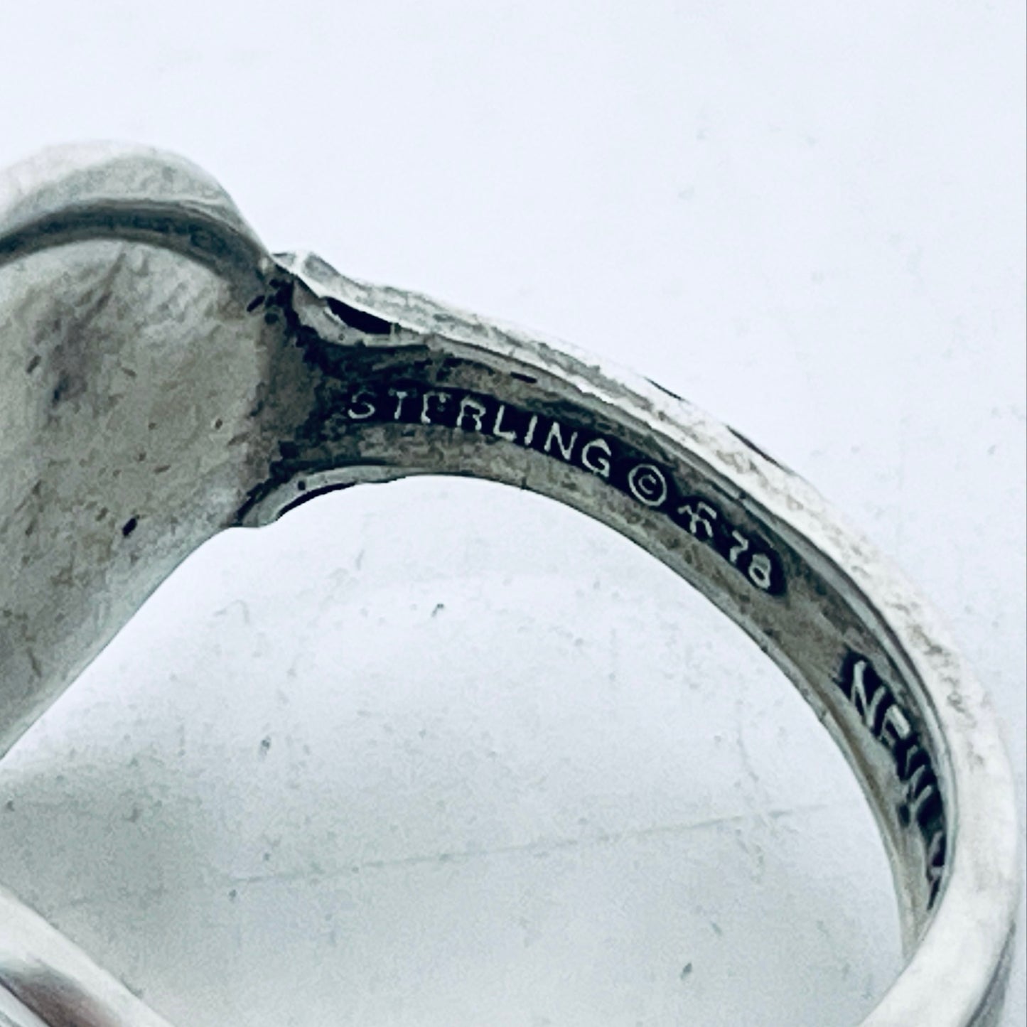 Anello Artigianale YUCCA Mod. INTERO Realizzato con intero Antico Cucchiaino in Argento (Prima Metà del ’900)