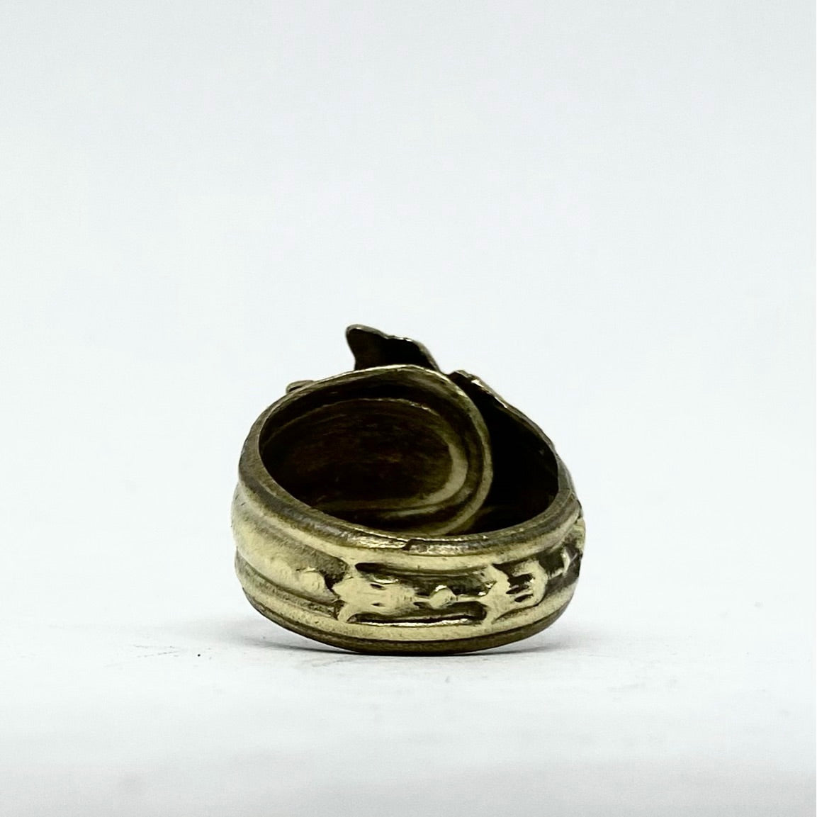Anello Artigianale ZAMPA02 Mod. PINZETTA Realizzato con Antica posata in OTTONE (Prima Metà del ’900)