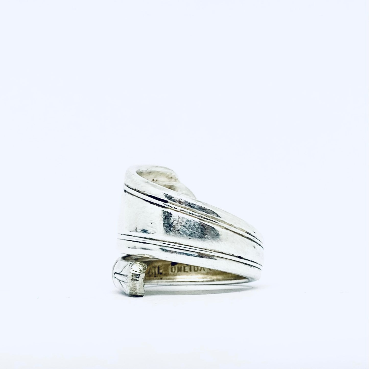 Anello Artigianale con Iniziale M