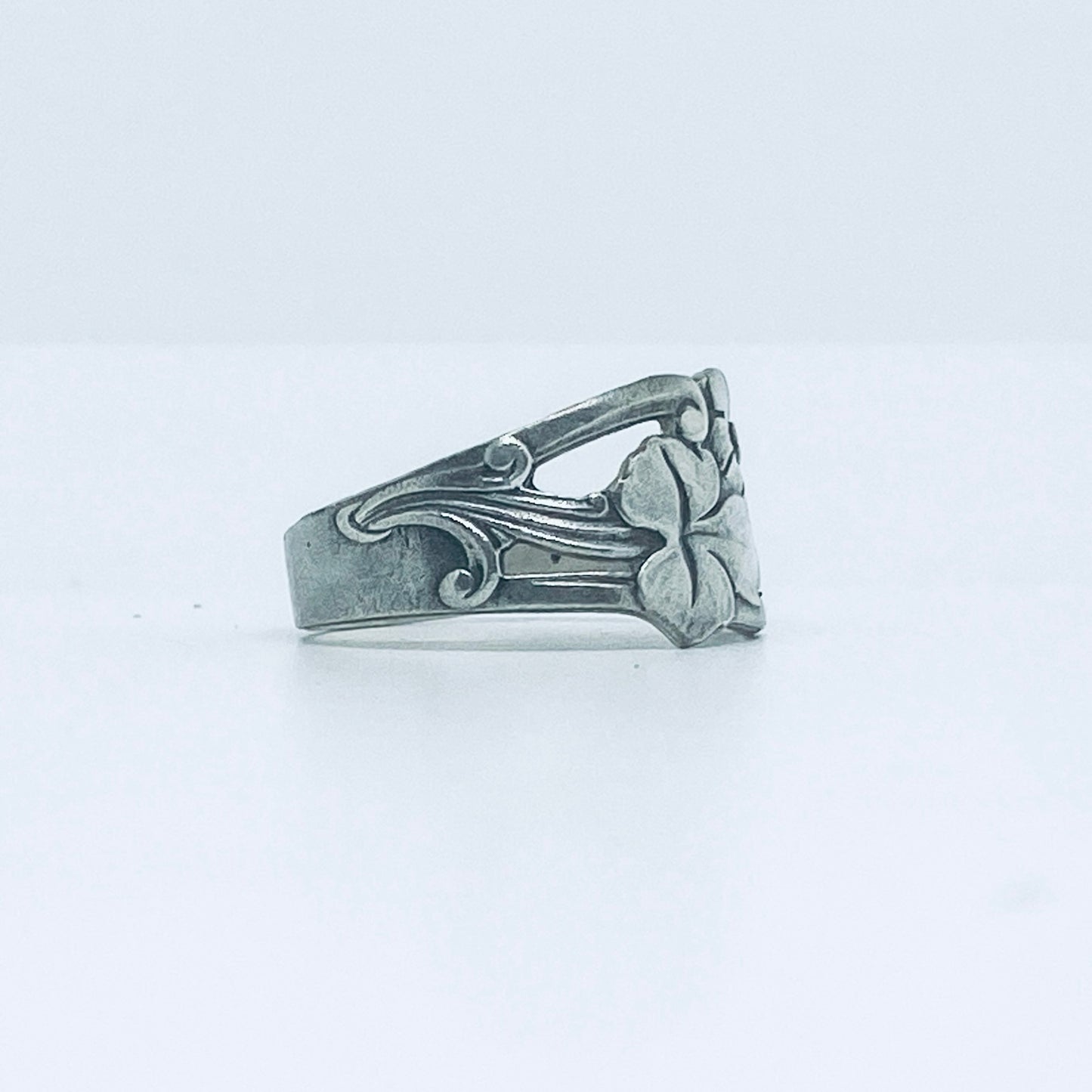 Anello Artigianale FIORE LIBERTY Mod. CLASSICO/SPIRALE Realizzato con Antica posata in Argento (Prima Metà del ’900)