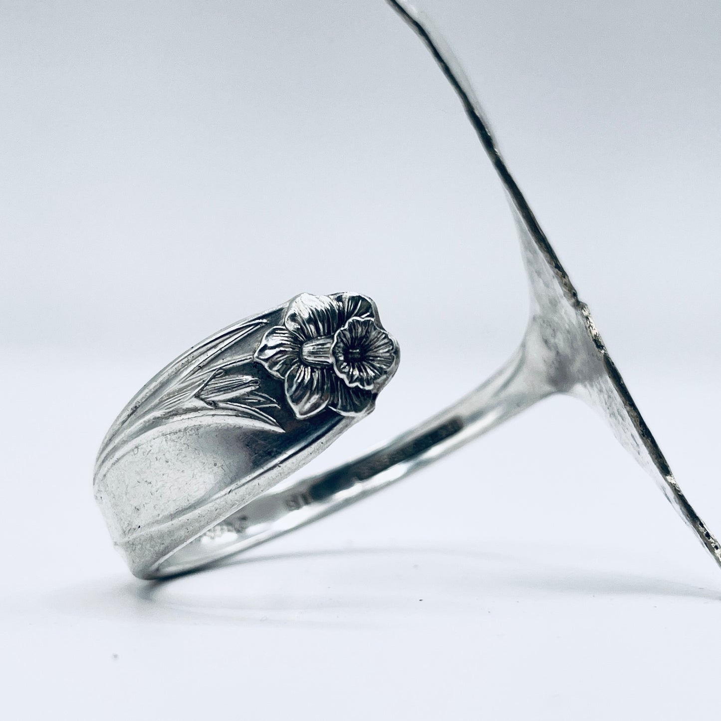 Bracciale Artigianale NARCISO Mod. CODA MARTELLATA Realizzato con Antica posata in Argento (Prima Metà del ’900)