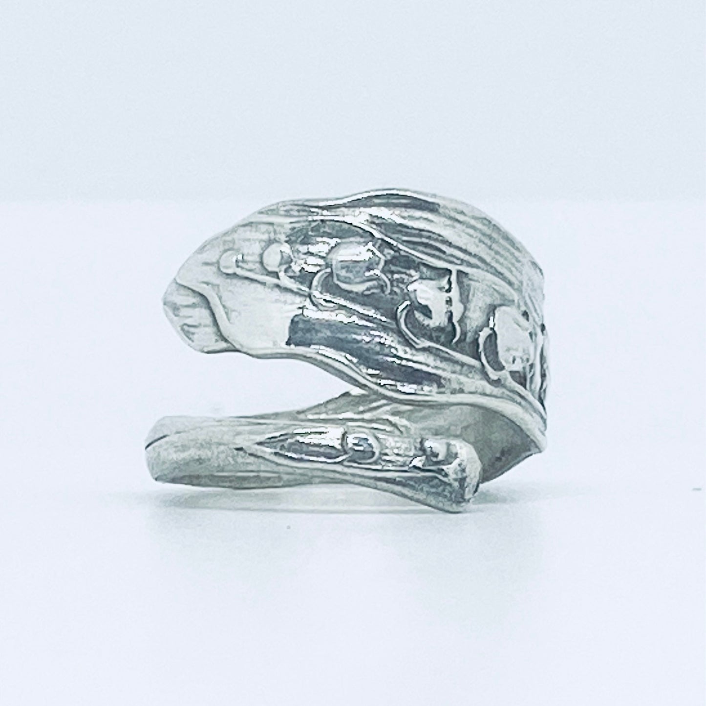 Anello Artigianale MUGHETTO Mod. CLASSICO/SPIRALE Realizzato con Antica posata in Argento (Prima Metà del ’900)