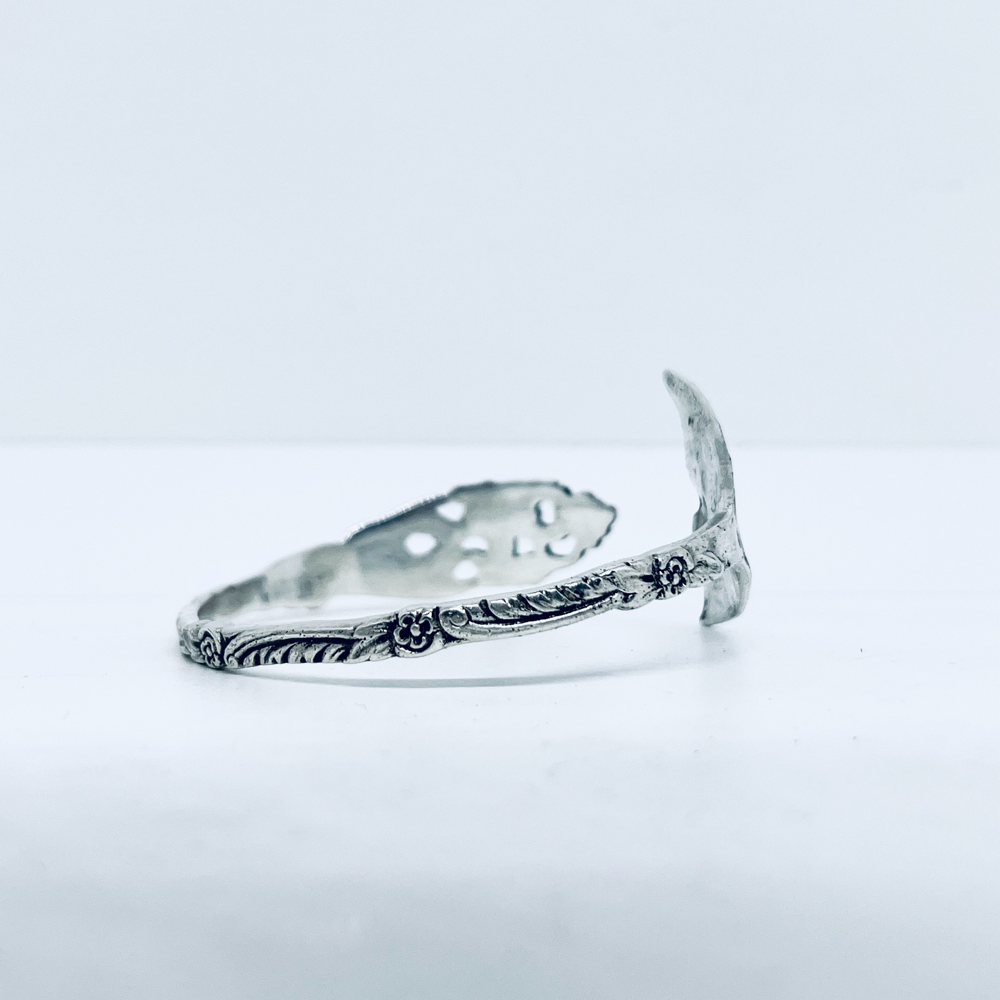 Bracciale Artigianale CODA Mod. TRAFORATO Realizzato con Antica posata in Argento (Prima Metà del ’900)