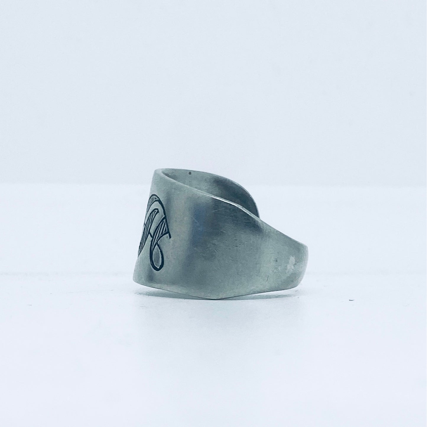 Anello Artigianale con Iniziale S