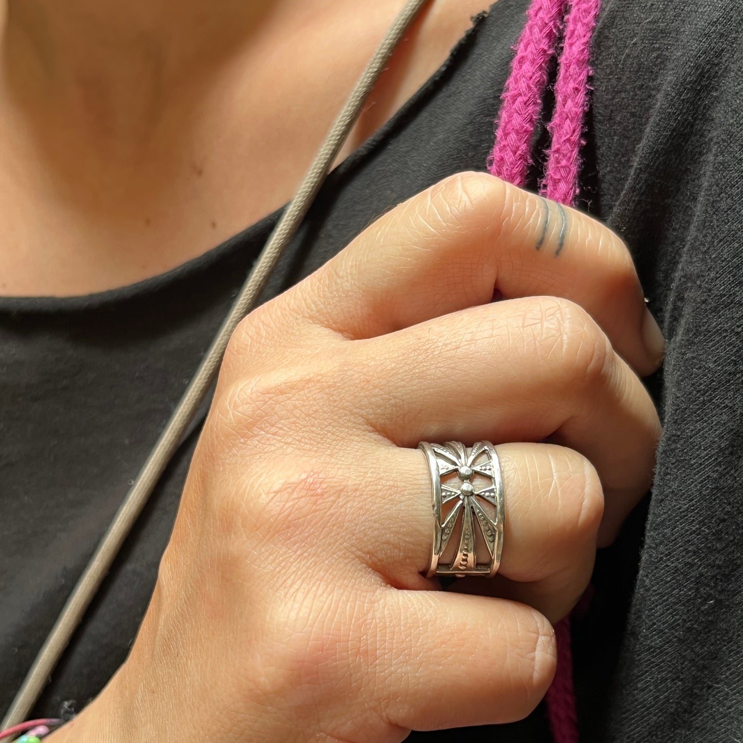 Anello Artigianale ASTRO Mod. SPILLA Realizzato con Antica spilla in Argento (Prima Metà del ’900)