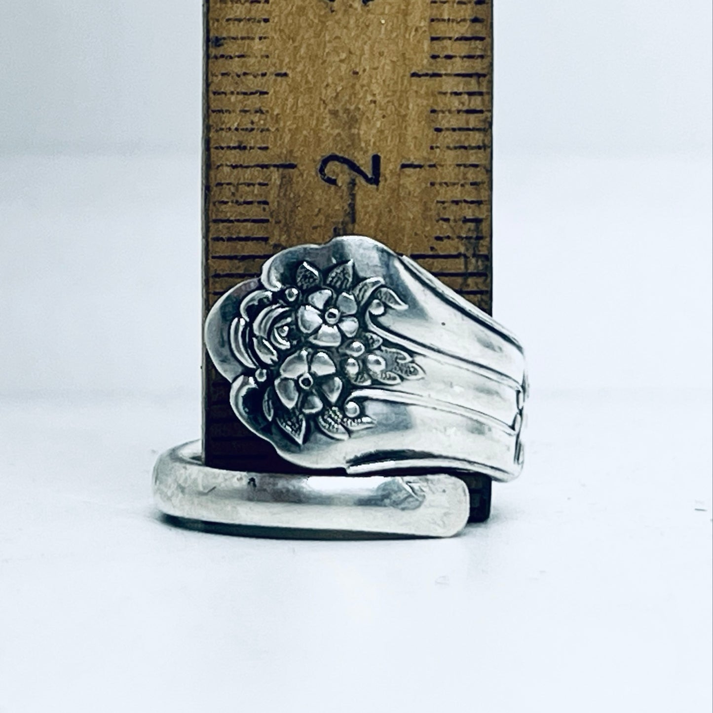 Anello Artigianale NONTISCORDARDIMÉ Mod. SPIRALE Realizzato con Antica posata in Argento (Prima Metà del ’900)