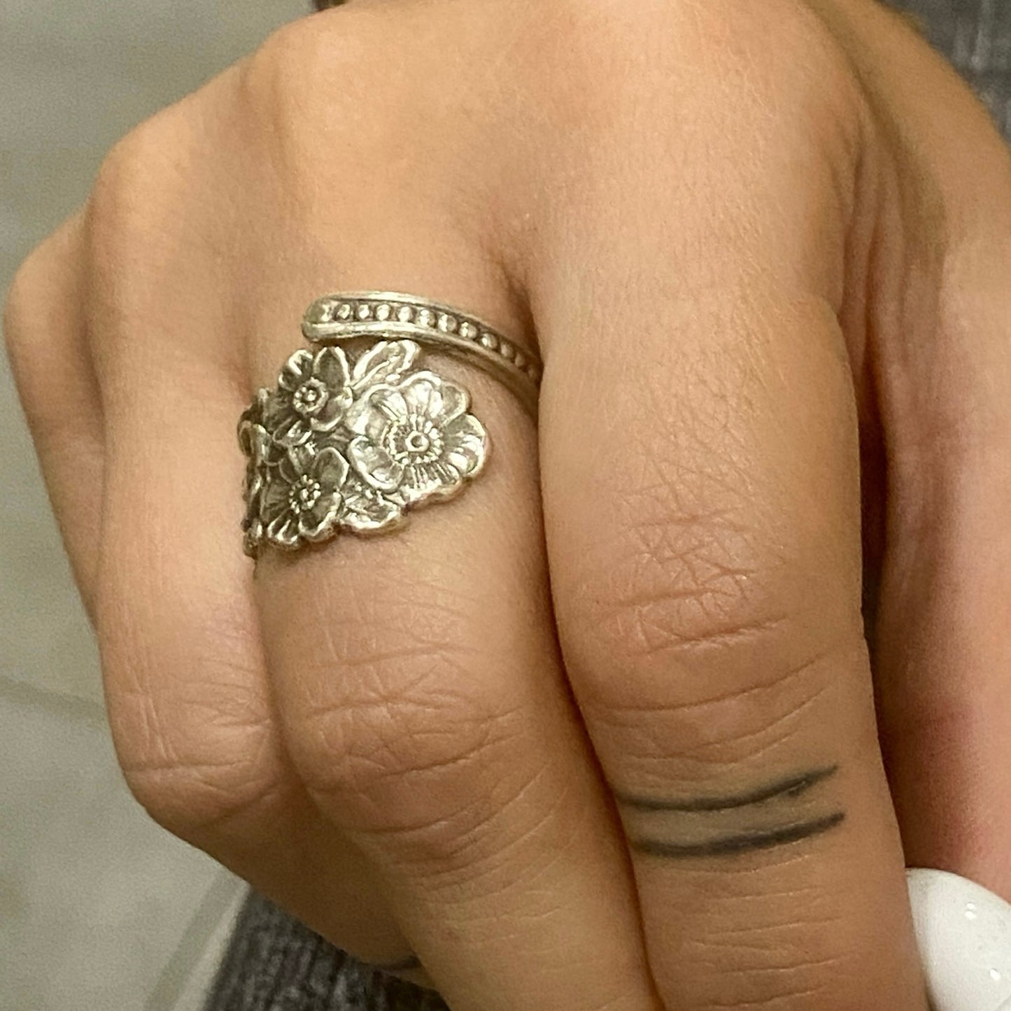 Anello Artigianale TEMPESTA DI FIORI Mod. CLASSICO/SPIRALE Realizzato con Antica posata in Argento (Prima Metà del ’900)