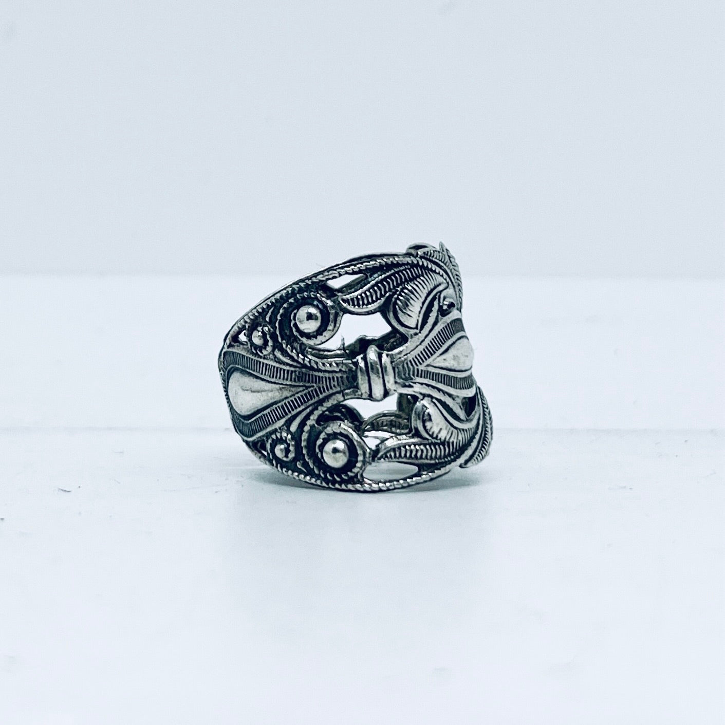 Anello Artigianale “BOCCHETTA SERRATURA GOCCIA” Realizzato con bocchetta serratura in Argento (Prima Metà del ’900)