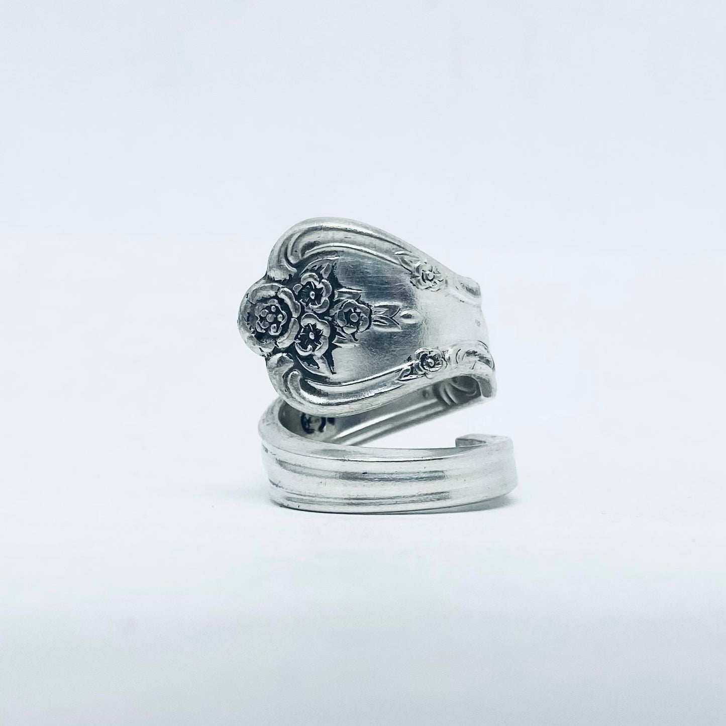 Anello Artigianale Mod. SPIRALE Realizzato con Antica posata in Argento (Prima Metà del ’900)