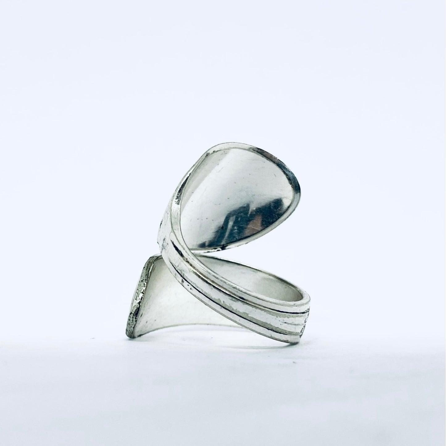 Anello Artigianale CUCCHIAINO Mod. PINZETTA Realizzato con Antica posata in Argento (Prima Metà del ’900)