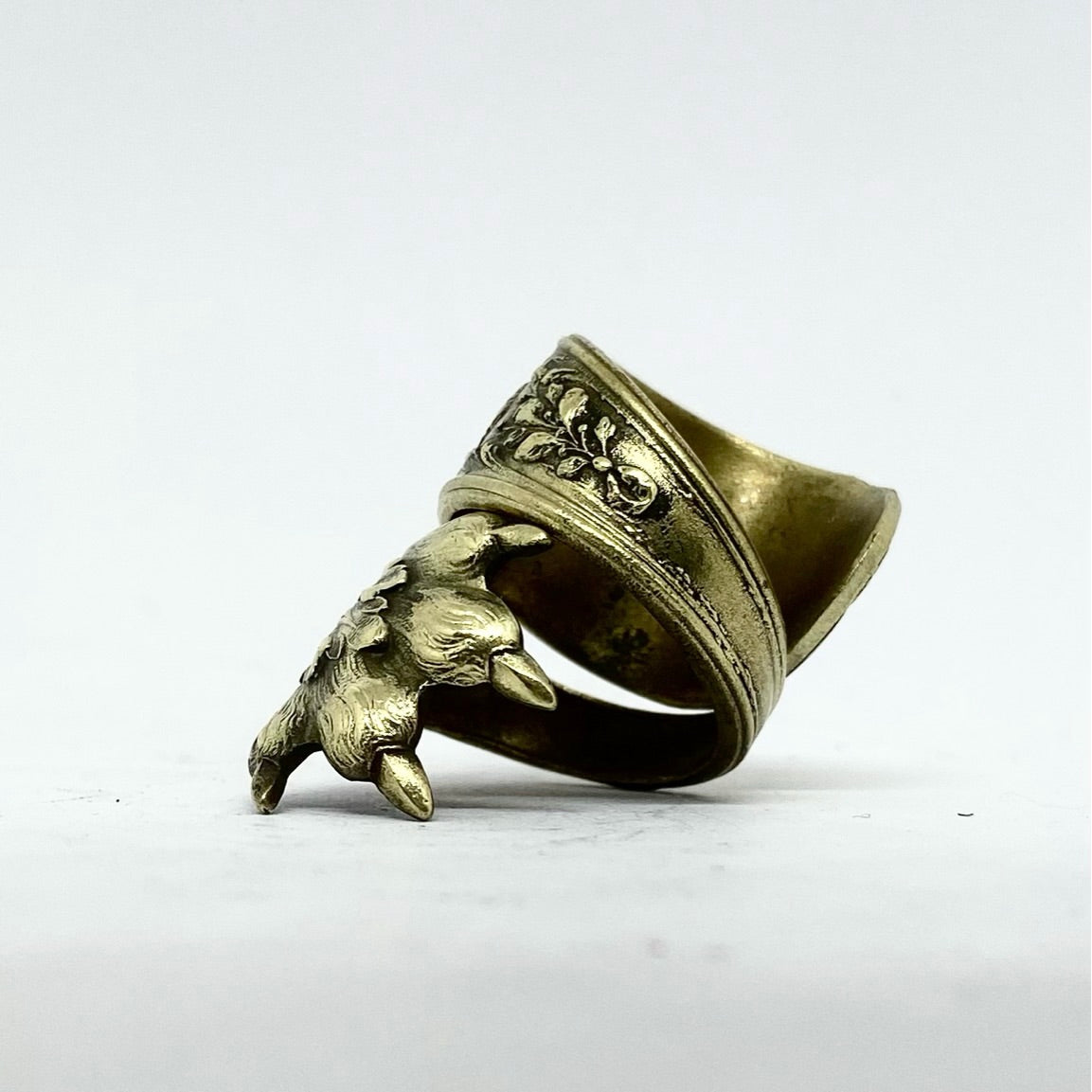 Anello Artigianale ZAMPA04 Mod. PINZETTA Realizzato con Antica posata in OTTONE (Prima Metà del ’900)