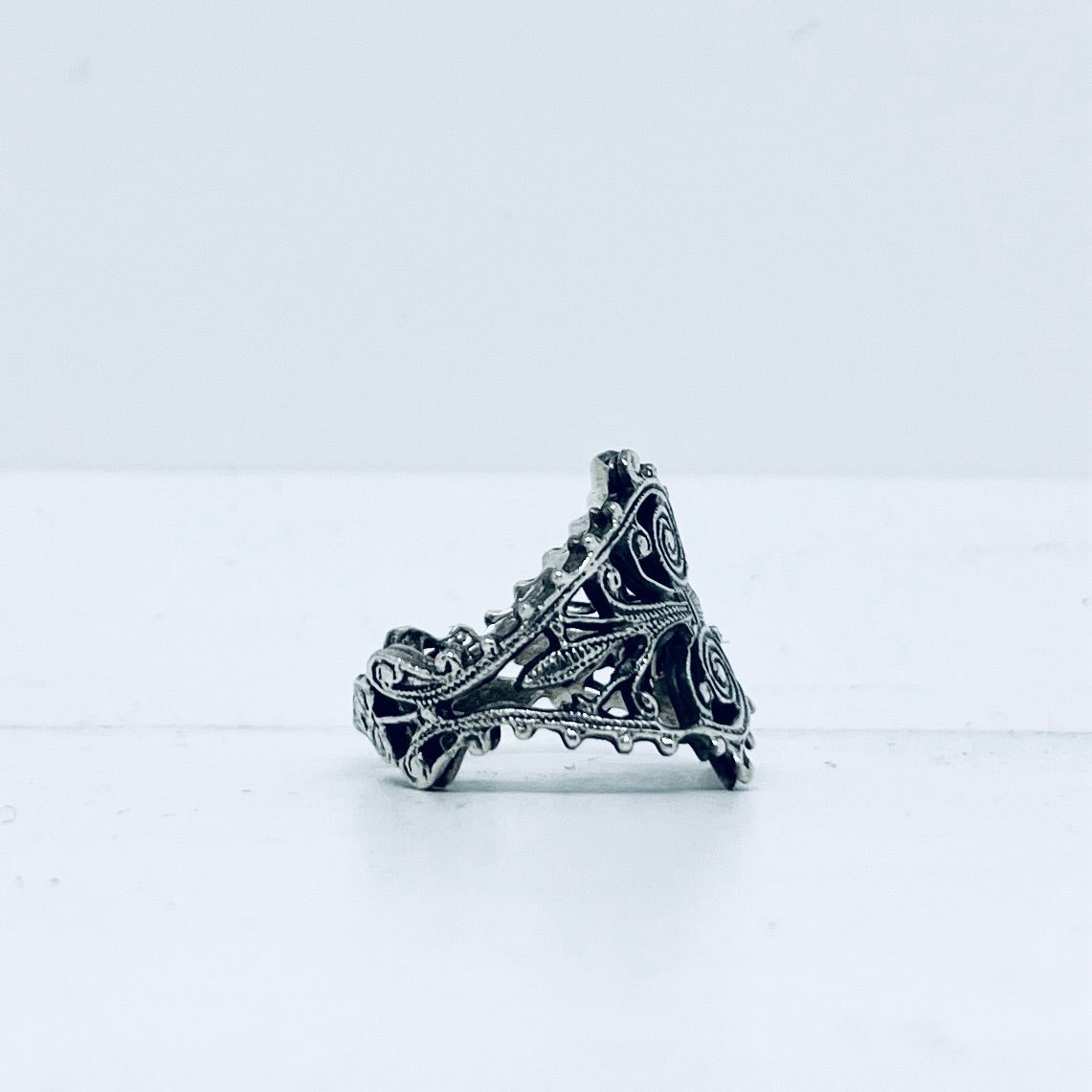 Anello Artigianale “BOCCHETTA SERRATURA 4 SPIRALI” Realizzato con bocchetta serratura in Argento (Prima Metà del ’900)