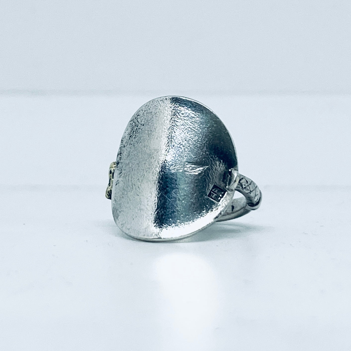 Anello Artigianale CELTICO Mod. FALANGINA Realizzato con intero Antico Cucchiaino in Argento (Prima Metà del ’900)