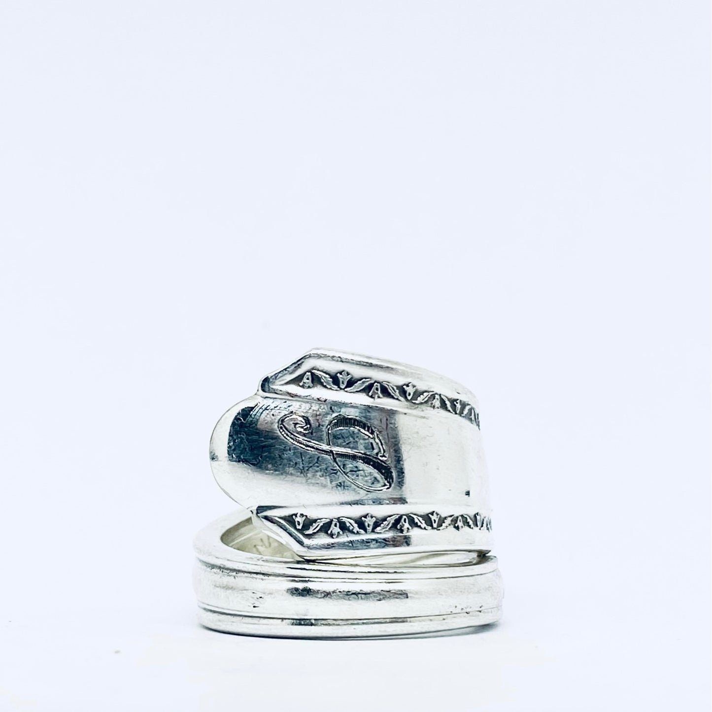 Anello Artigianale con Iniziale S
