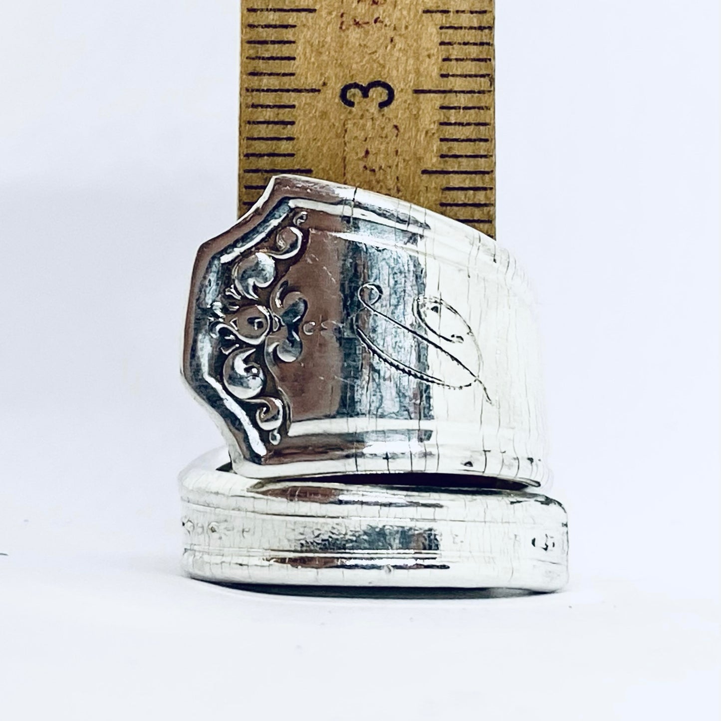 Anello Artigianale con Iniziale D