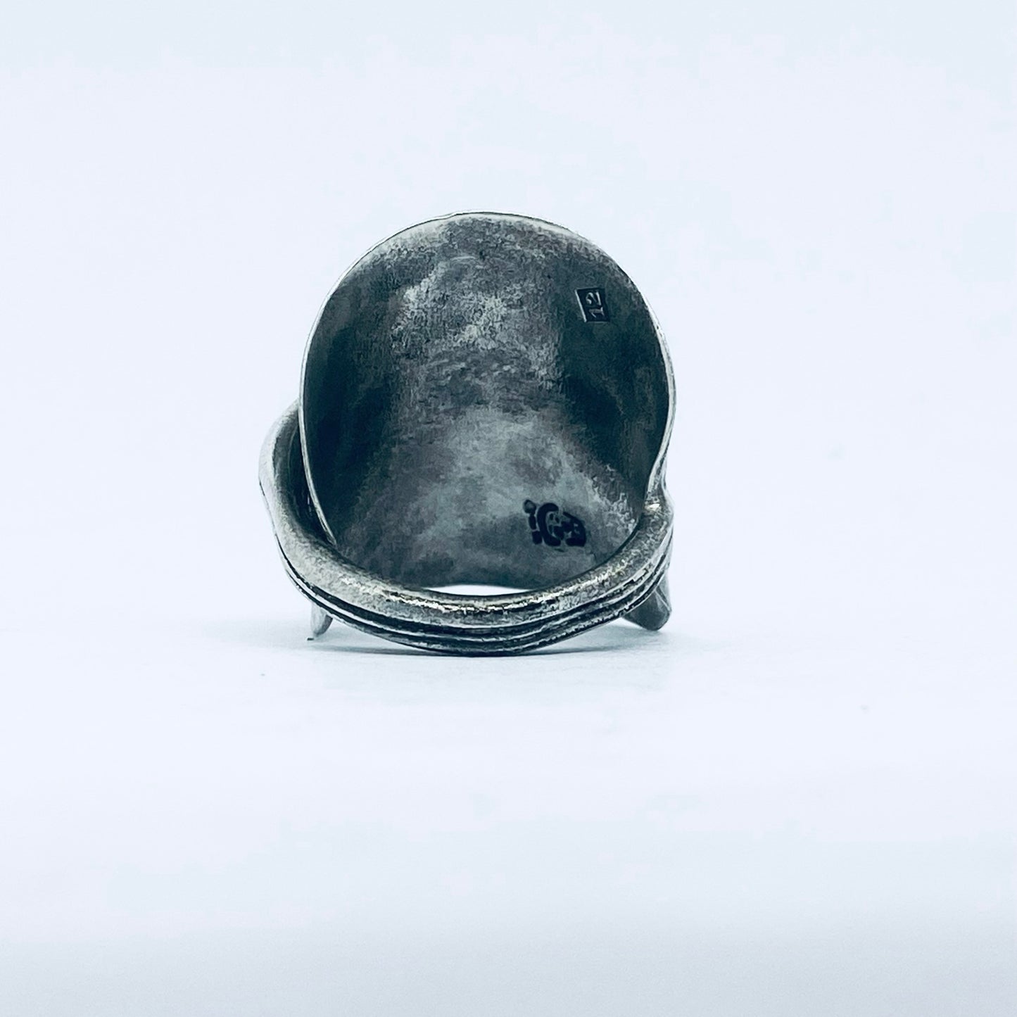 Anello Artigianale Mod. INTERO Realizzato con intero Antico Cucchiaino in Argento (Prima Metà del ’900)