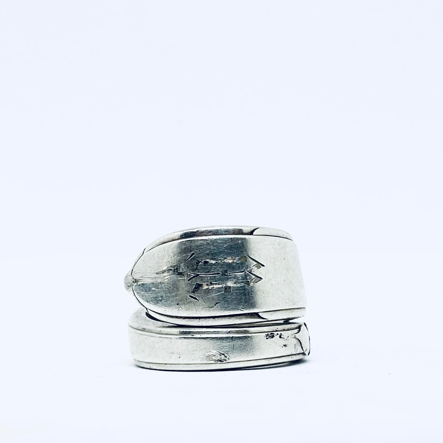 Anello Artigianale con Iniziale W