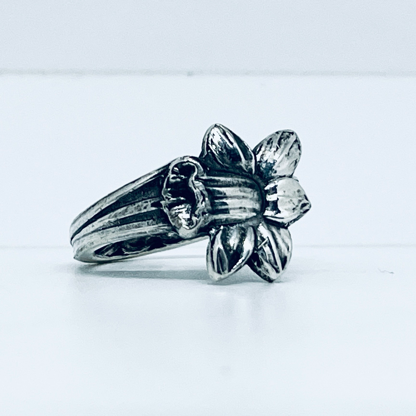 Anello Artigianale NARCISO Mod. CLASSICO Realizzato con Antica posata in Argento (Prima Metà del ’900)