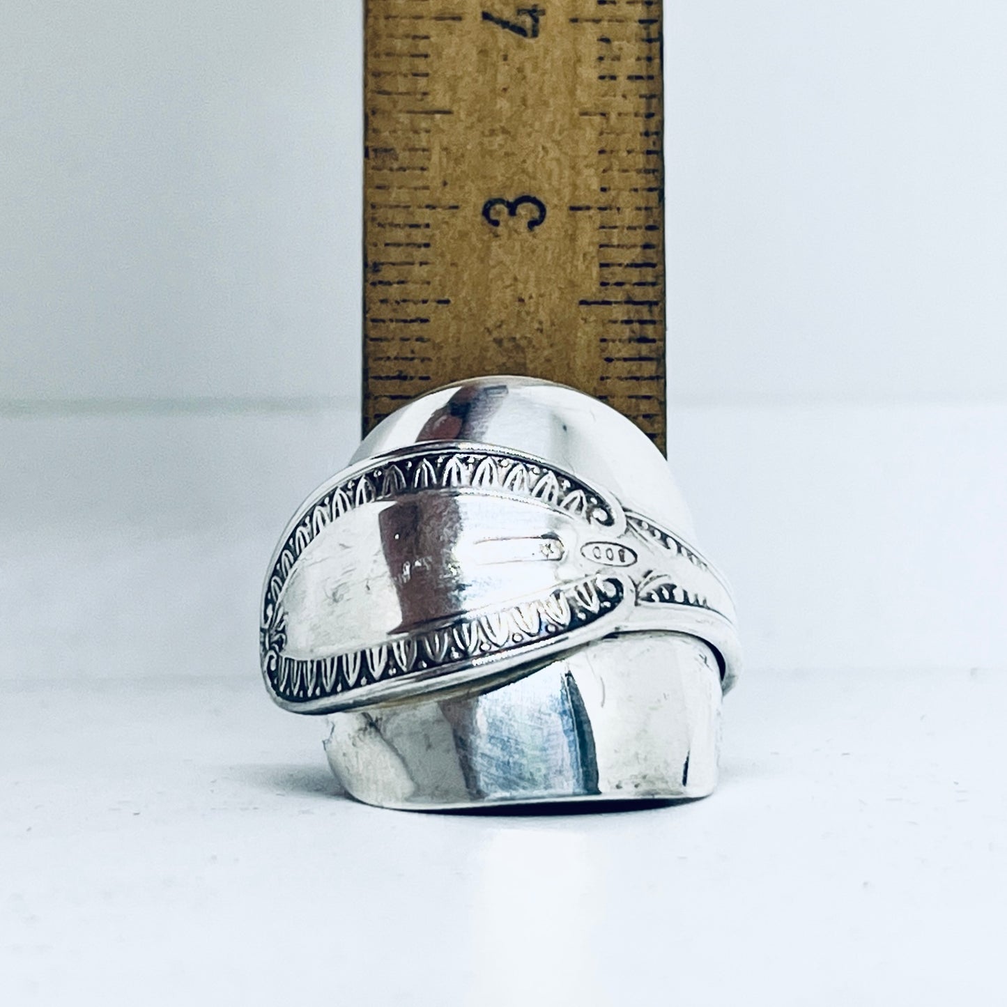 Anello Artigianale Mod. INTERO Realizzato con intero Antico Cucchiaino in Argento (Prima Metà del ’900)