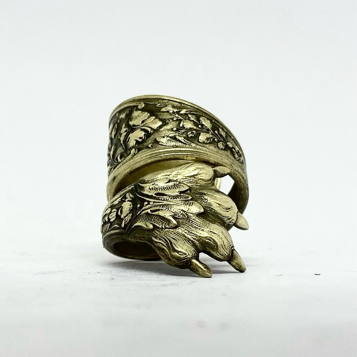 Anello Artigianale ZAMPA04 Mod. PINZETTA Realizzato con Antica posata in OTTONE (Prima Metà del ’900)