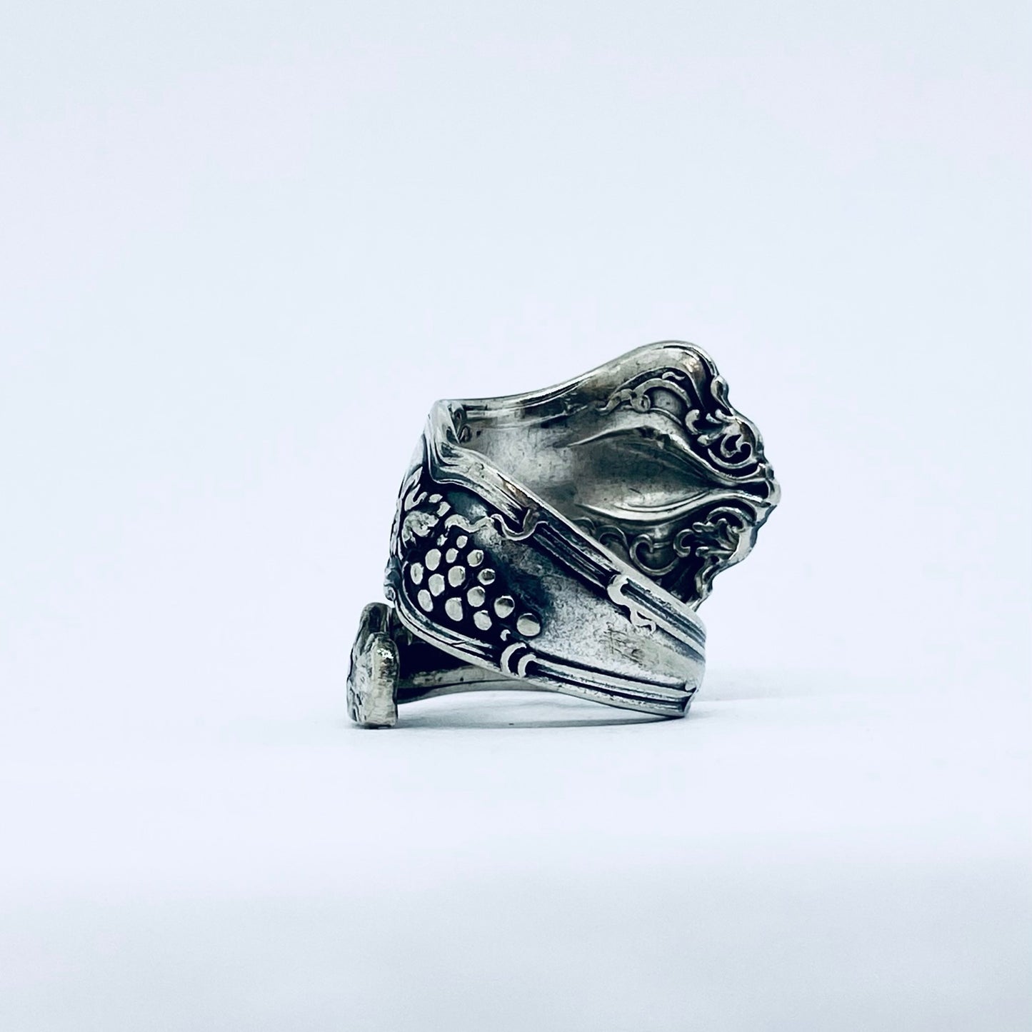 Anello Artigianale UVA Mod. SPIRALE Realizzato con Antica posata in Argento (Prima Metà del ’900)