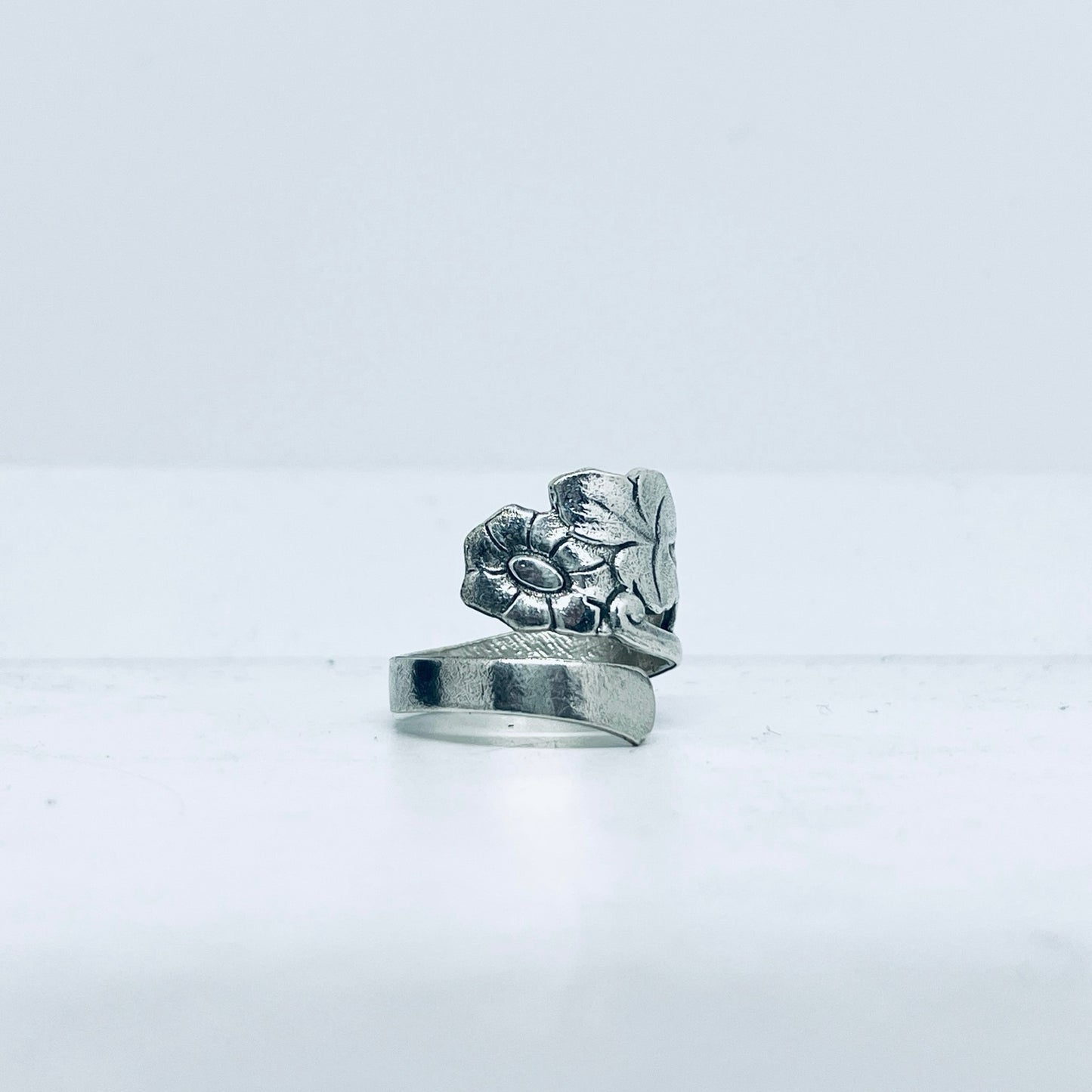 Anello Artigianale ACETOSELLA Mod. SPIRALE Realizzato con Antica posata in Argento (Prima Metà del ’900)