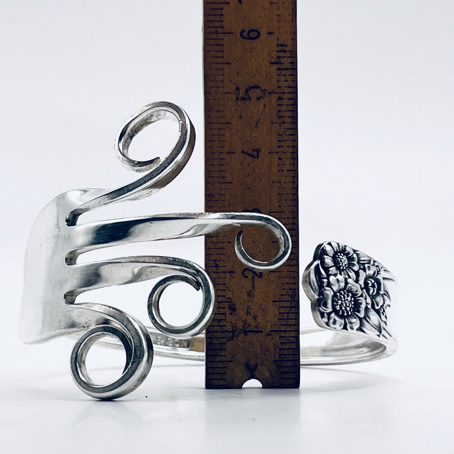 Bracciale Artigianale GIRASOLI Mod. FORCHETTA CUORE/CLASSICO Realizzato con Antica posata in lega d’argento (Prima Metà del ’900)