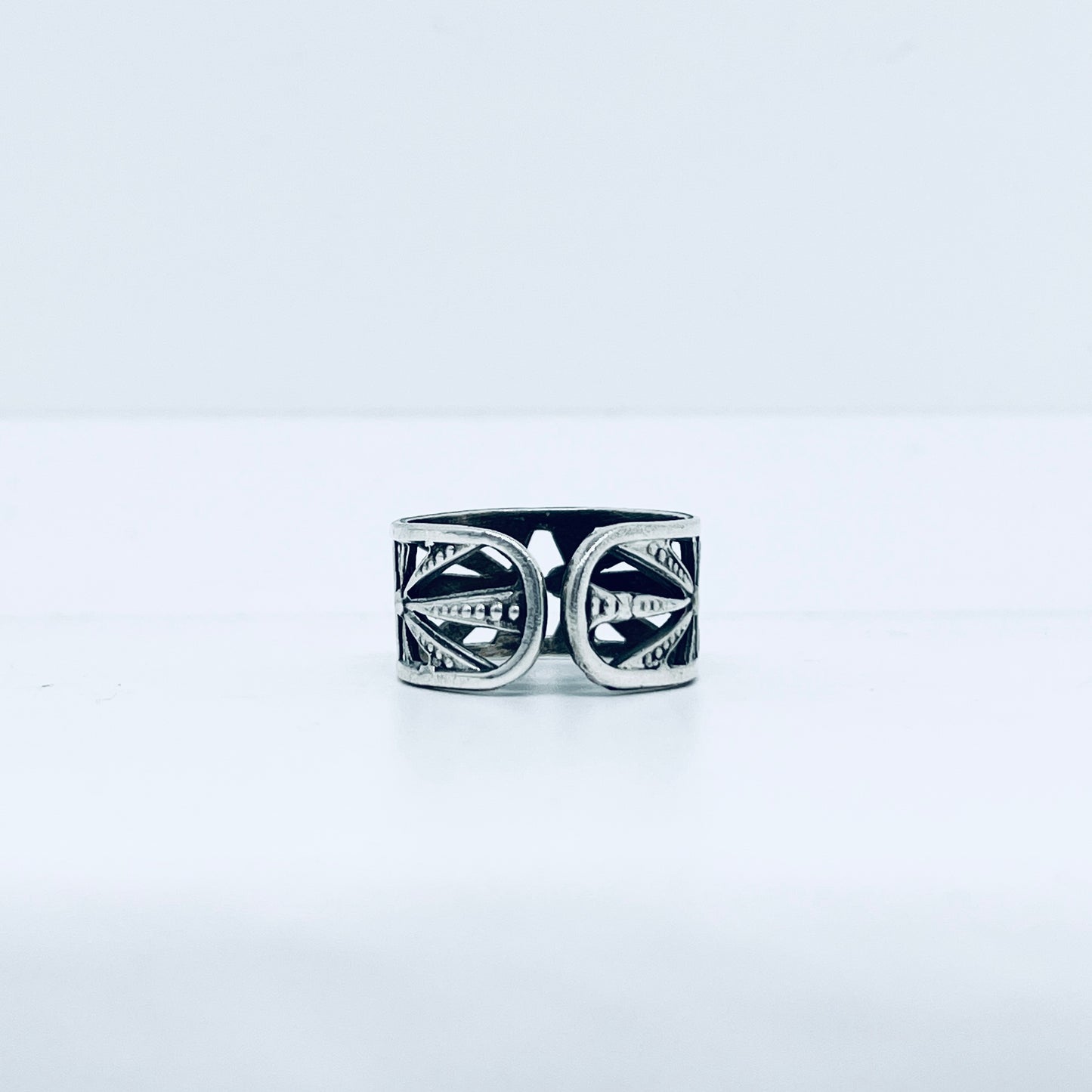 Anello Artigianale ASTRO Mod. SPILLA Realizzato con Antica spilla in Argento (Prima Metà del ’900)