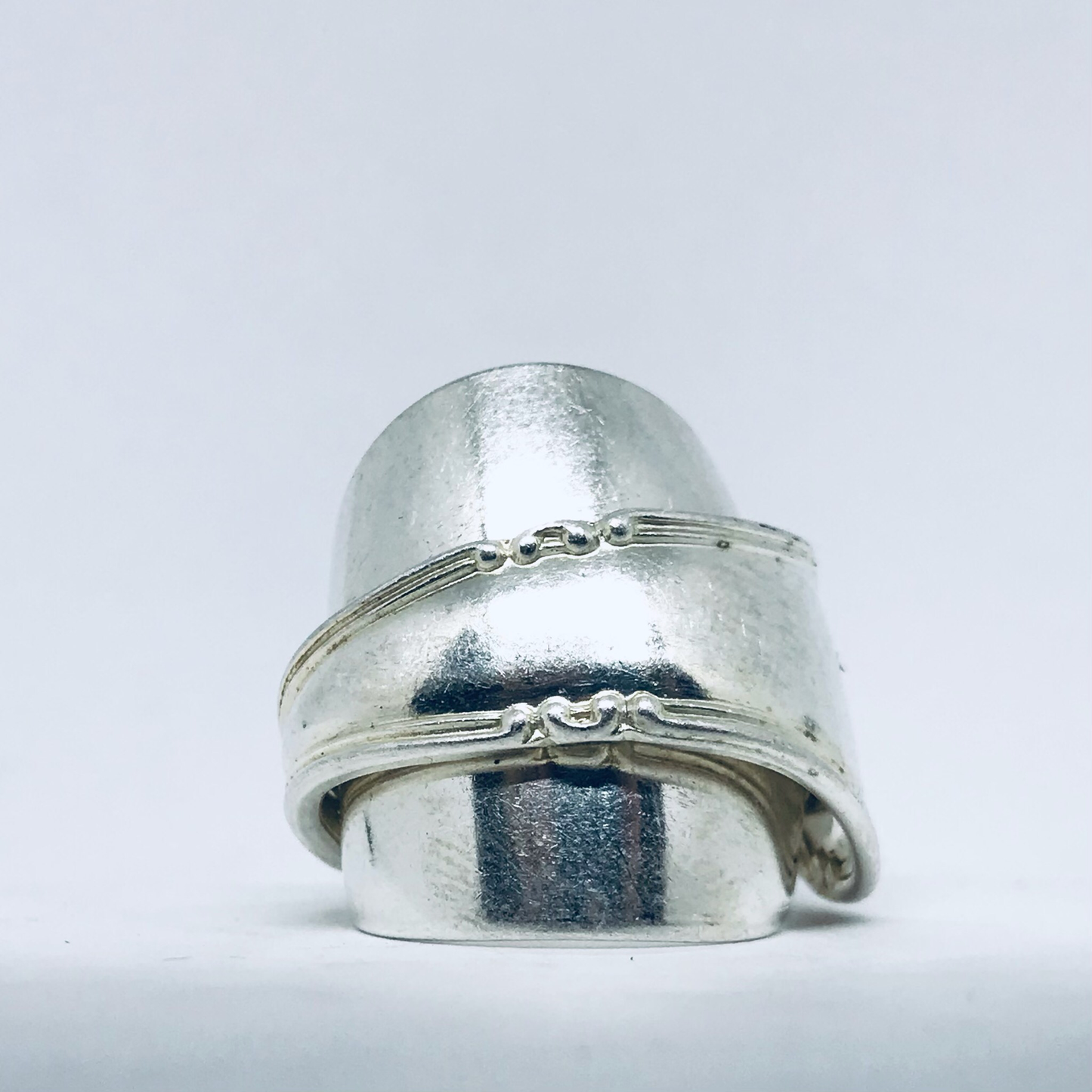 Anello Artigianale Mod. INTERO Realizzato con intero Antico Cucchiaino in Argento (Prima Metà del ’900)