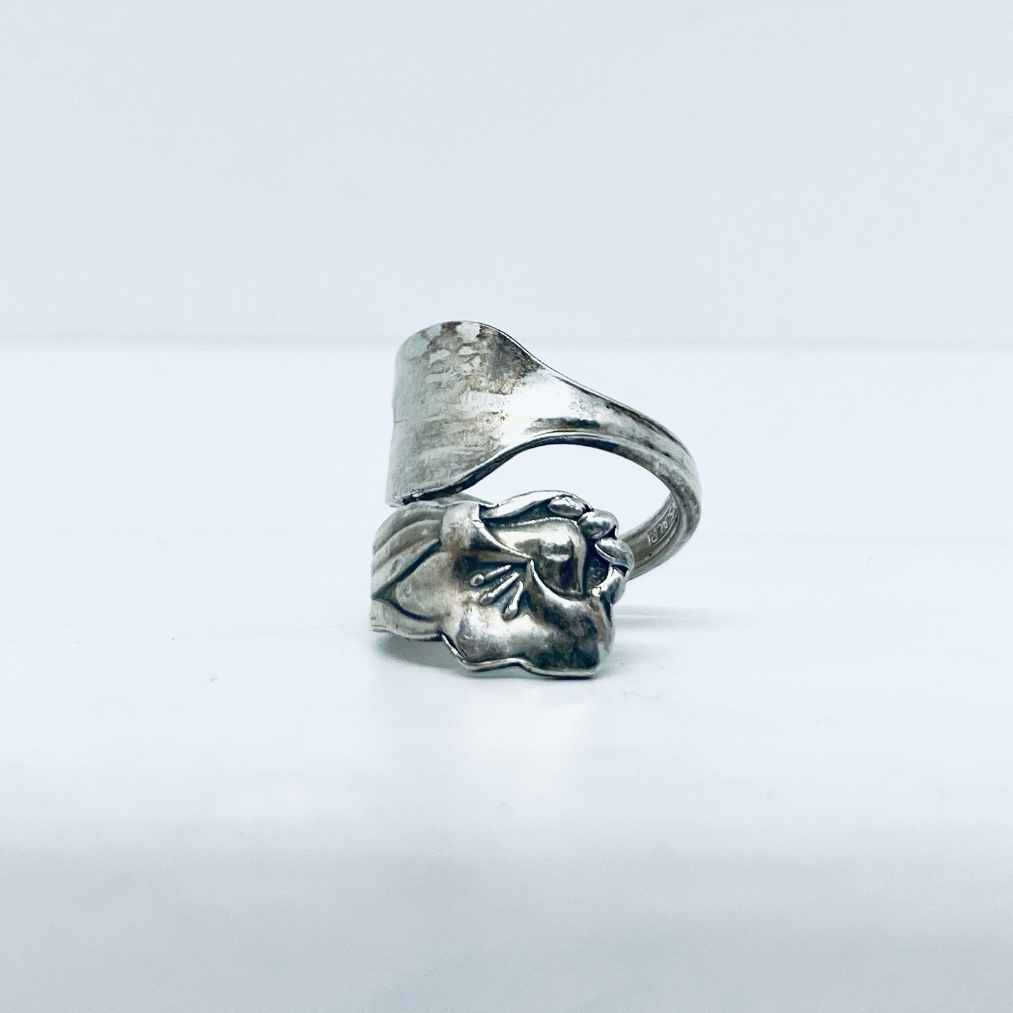 Anello Artigianale Mod. FORCHETTINA CAMPANULA Realizzato con intera antica forchettina in Argento (Prima Metà del ’900)