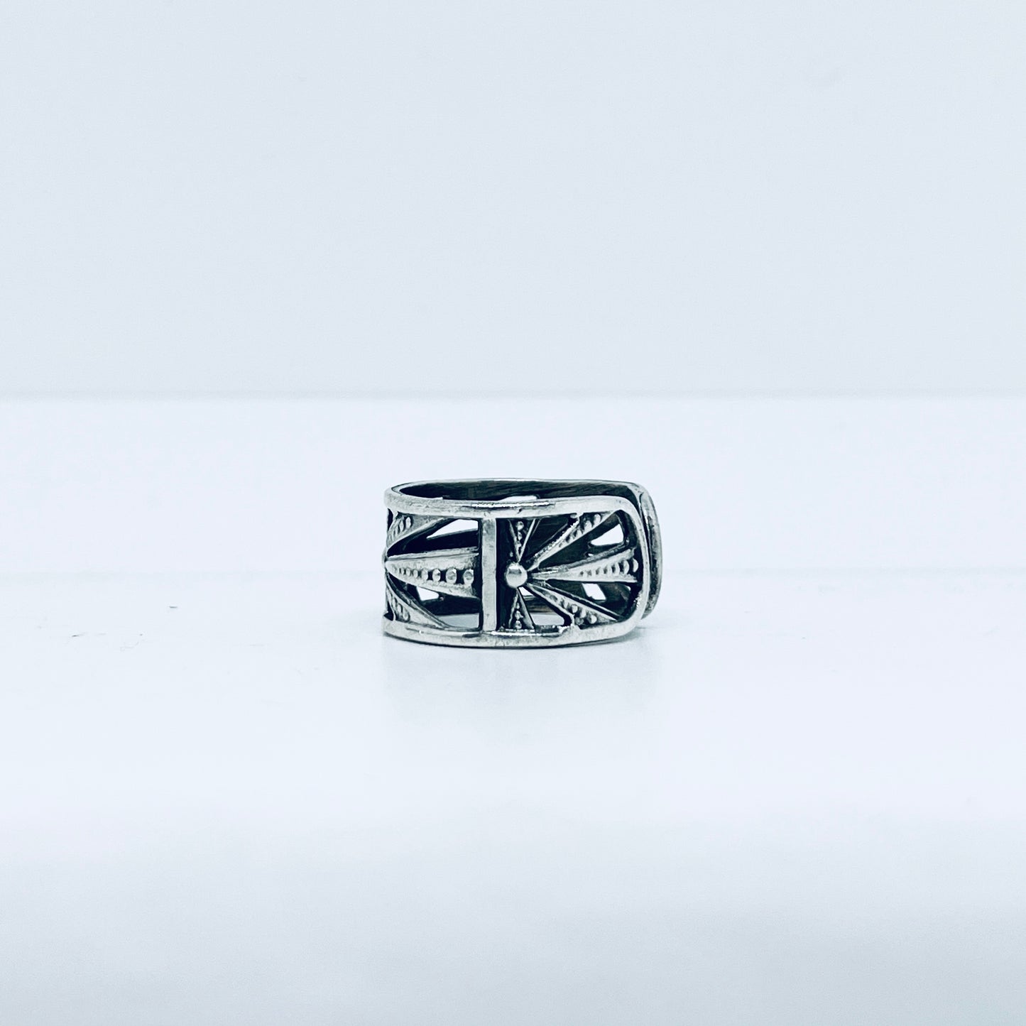 Anello Artigianale ASTRO Mod. SPILLA Realizzato con Antica spilla in Argento (Prima Metà del ’900)
