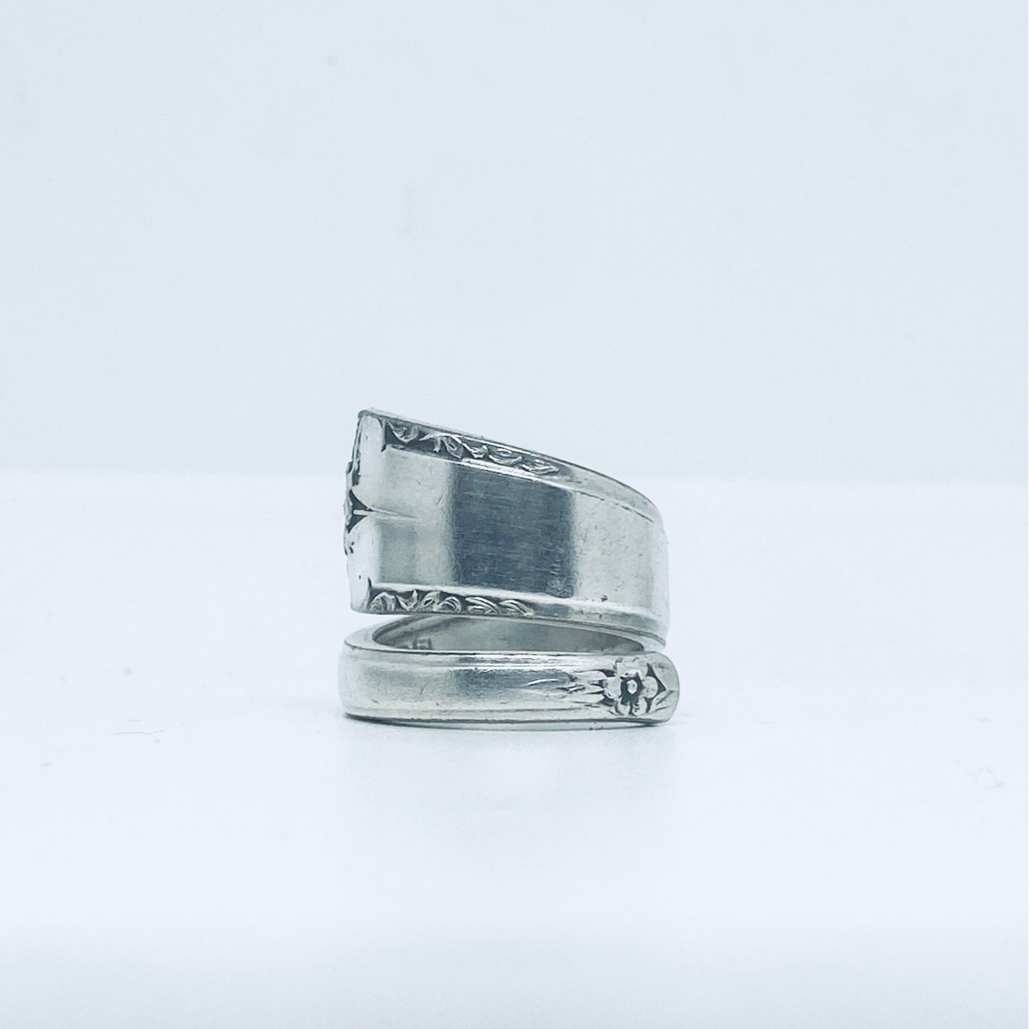 Anello Artigianale Mod. SPIRALE Realizzato con Antica posata in Argento (Prima Metà del ’900)