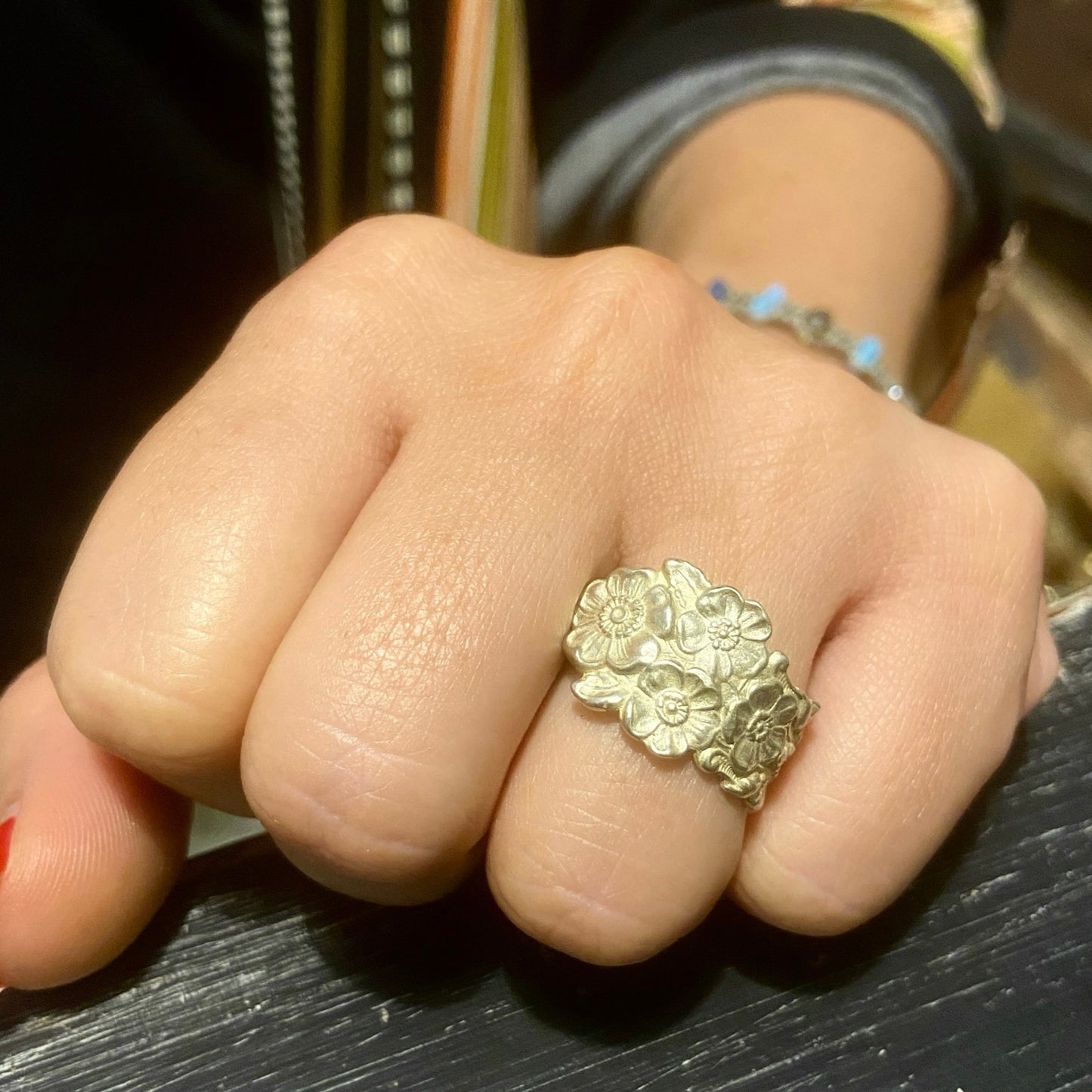 Anello Artigianale TEMPESTA DI FIORI Mod. CLASSICO/SPIRALE Realizzato con Antica posata in Argento (Prima Metà del ’900)