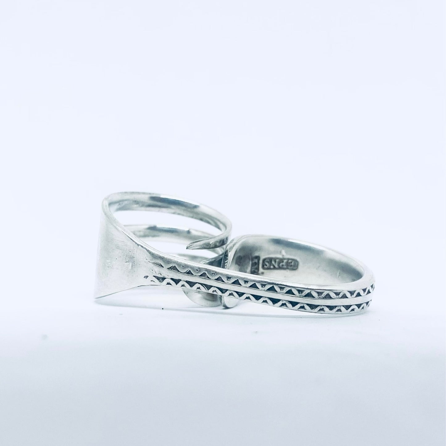 Anello Artigianale FORCHETTINA Mod. DOPPIO TIRAPUGNI Realizzato con Antica posata in Argento (Prima Metà del ’900)