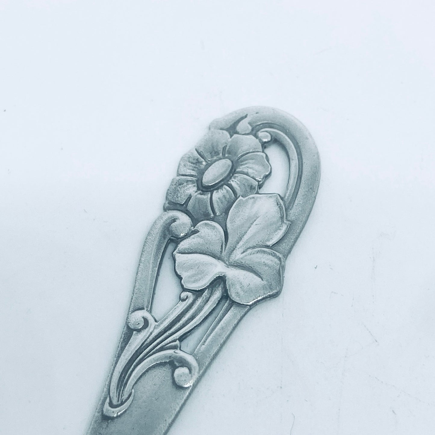 Anello Artigianale FIORE LIBERTY Mod. CLASSICO/SPIRALE Realizzato con Antica posata in Argento (Prima Metà del ’900)