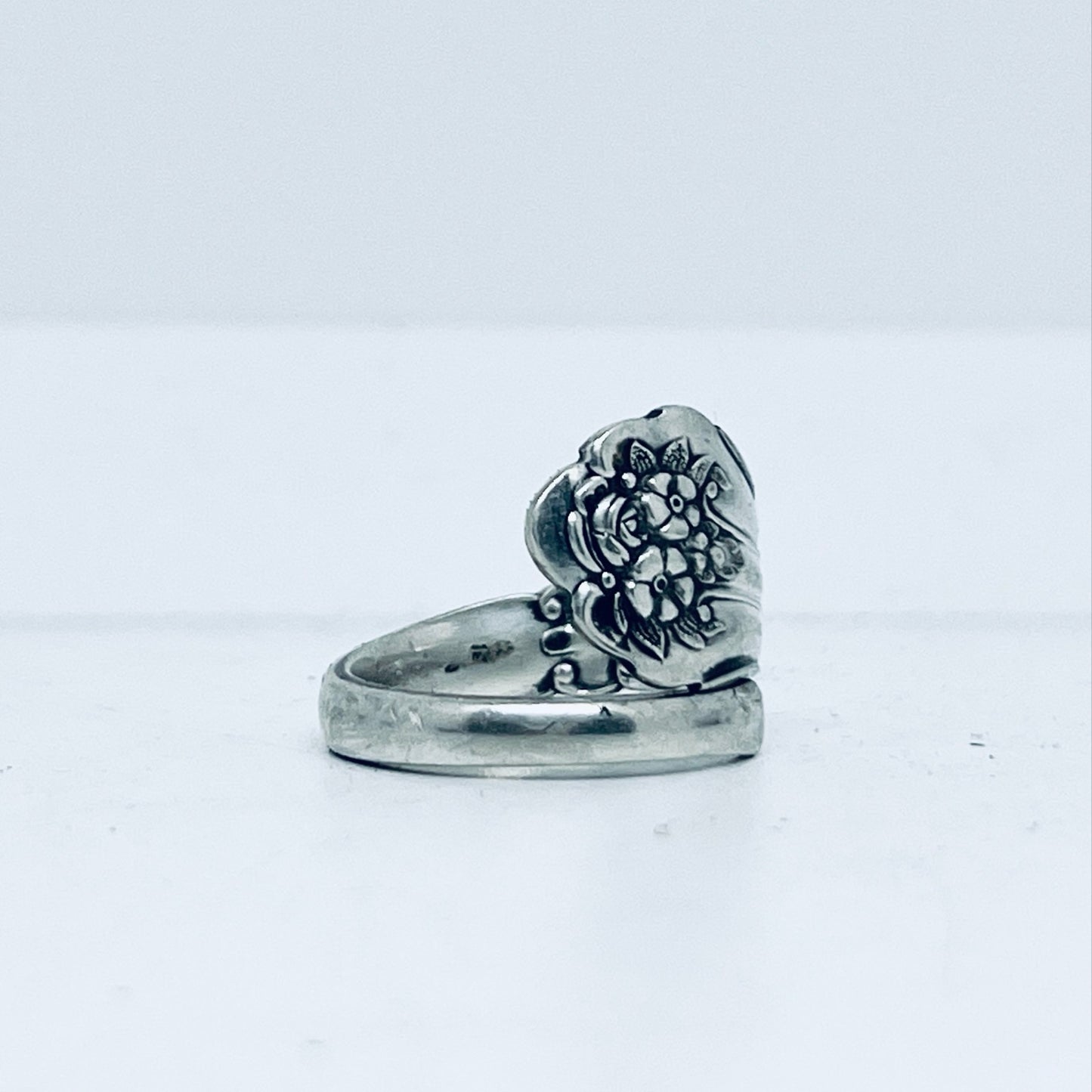 Anello Artigianale NONTISCORDARDIMÉ Mod. SPIRALE Realizzato con Antica posata in Argento (Prima Metà del ’900)